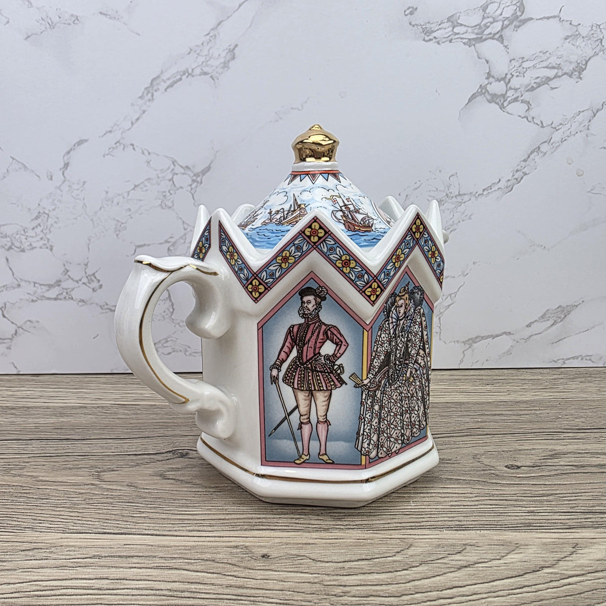 Sadler Elizabeth I Teapot Fighting Spanish Armada 1588 Ceramic Collectible Teapot Made in England