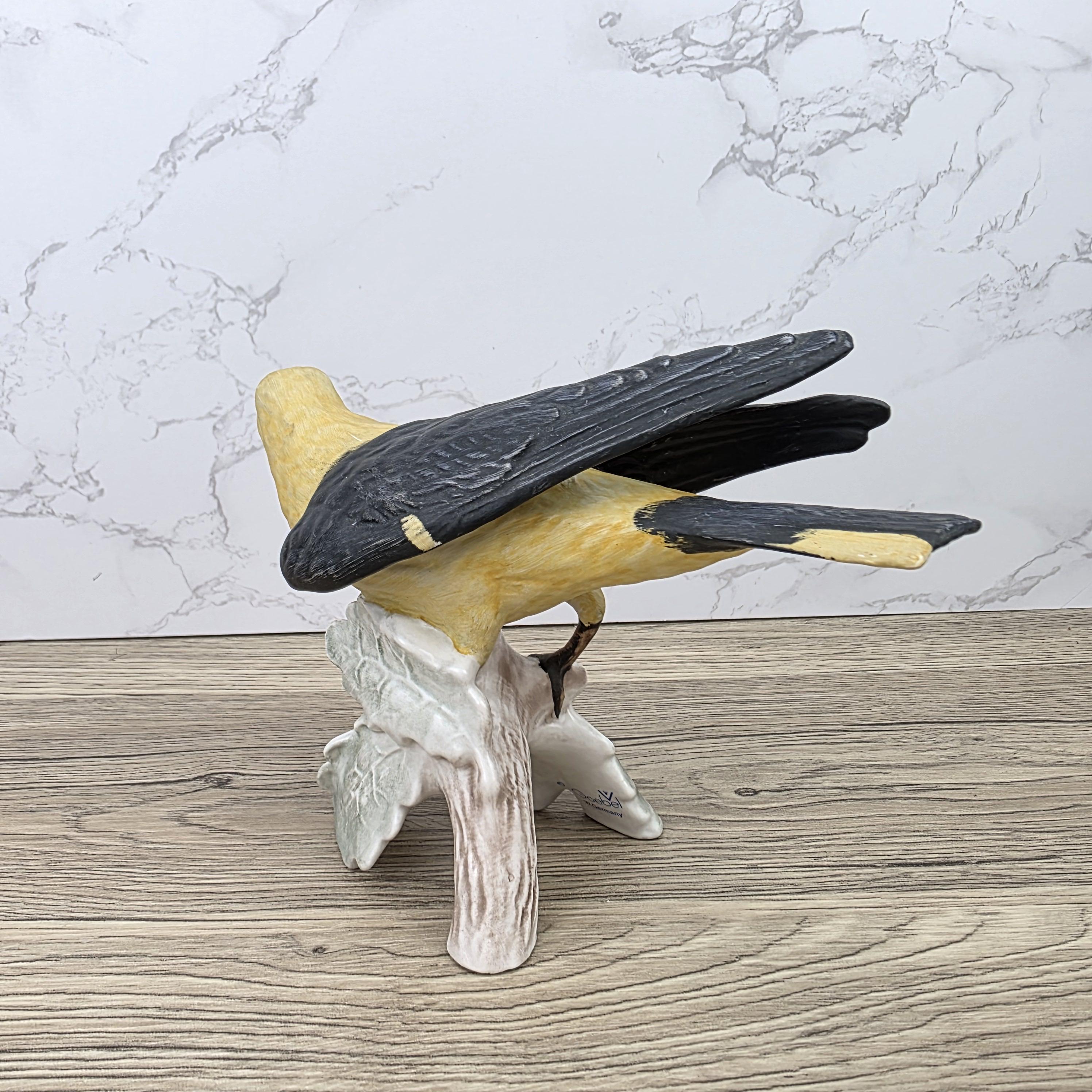 Goebel Golden Oriole Bird Figurine CV89 | West Germany Porcelain | Vintage Wildlife Sculpture Decor Collectible