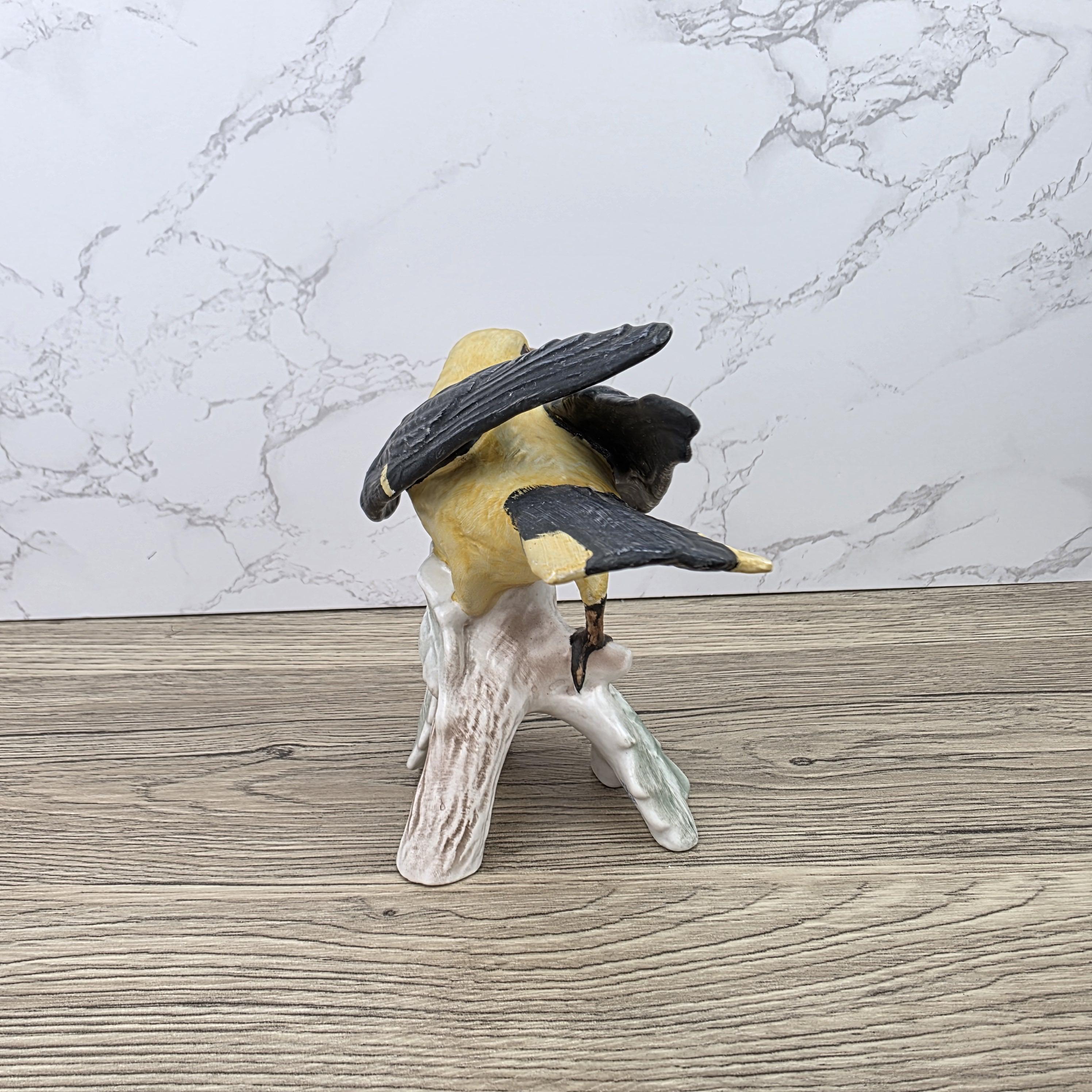 Goebel Golden Oriole Bird Figurine CV89 | West Germany Porcelain | Vintage Wildlife Sculpture Decor Collectible
