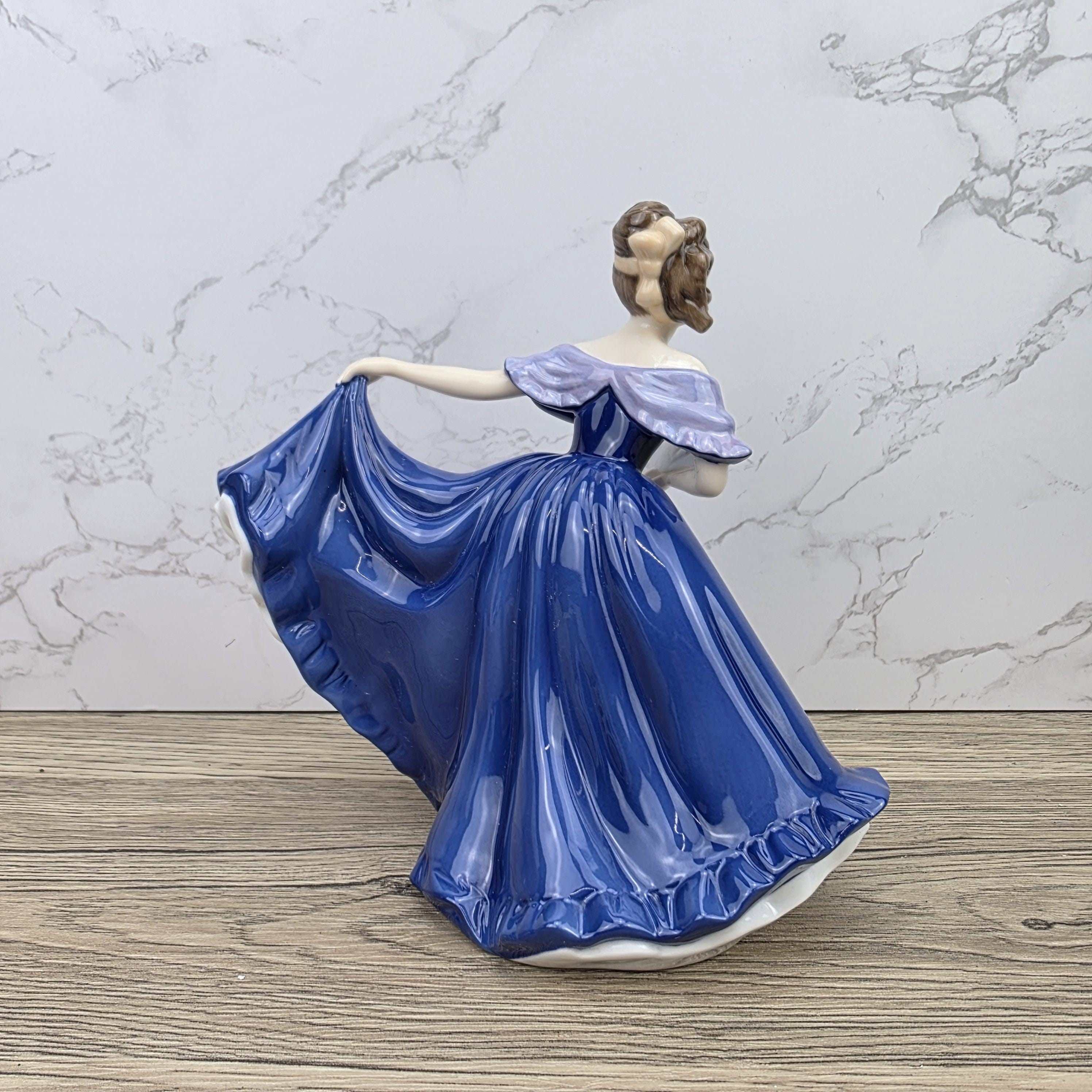 Royal Doulton Pretty Ladies Elaine HN4718 Porcelain Lady Figurine Hand Decorated England Collectible