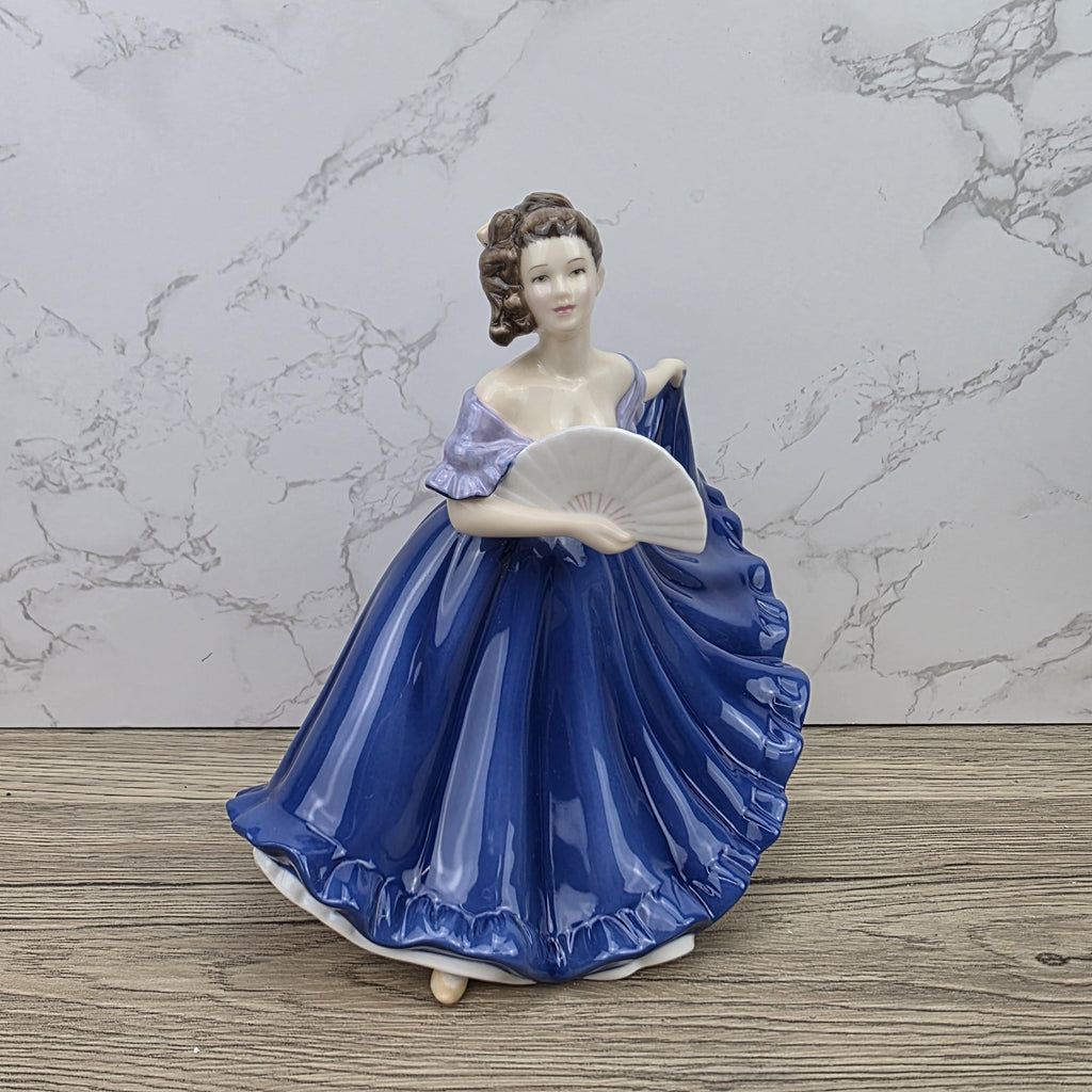 Royal Doulton Pretty Ladies Elaine HN4718 Porcelain Lady Figurine Hand Decorated England Collectible