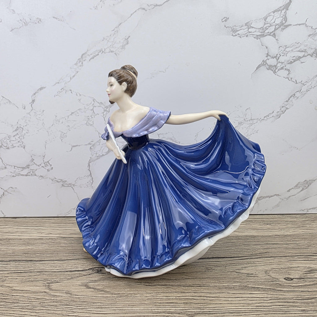 Royal Doulton Pretty Ladies Elaine HN4718 Porcelain Lady Figurine Hand Decorated England Collectible