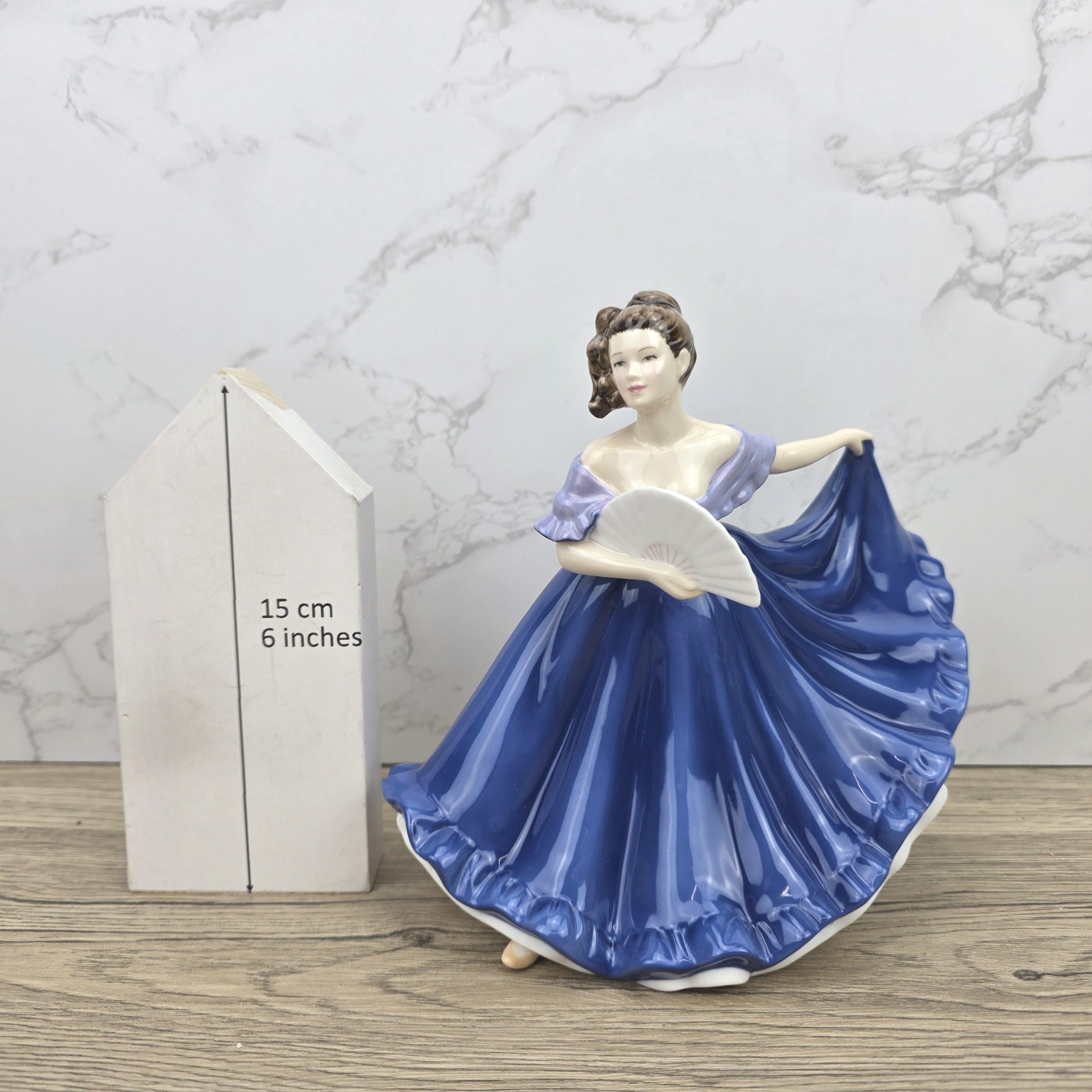 Royal Doulton Pretty Ladies Elaine HN4718 Porcelain Lady Figurine Hand Decorated England Collectible