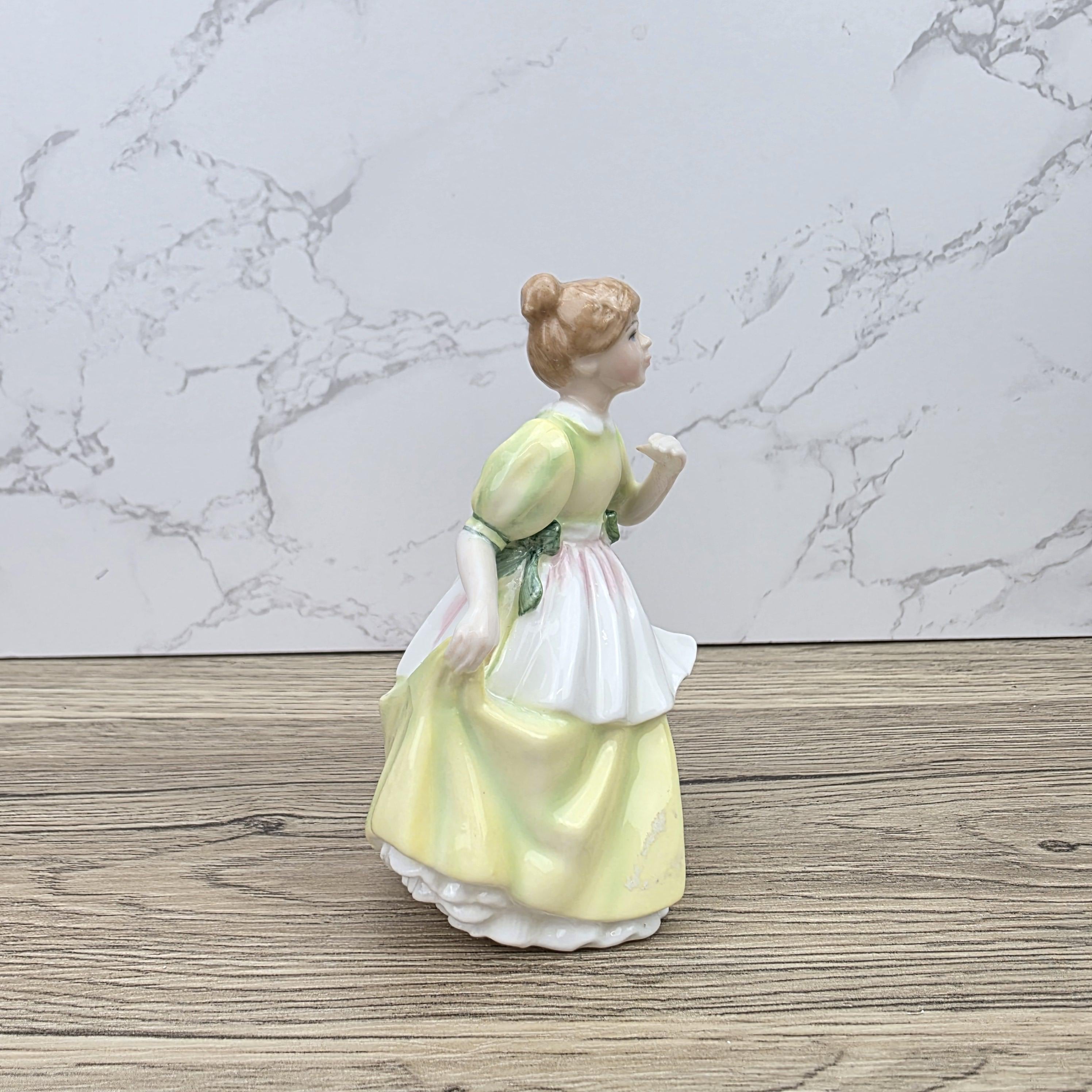 Porcelain Lady Figurine Royal Doulton Young Melody HN3654 Hand Decorated England 1994 Collectible