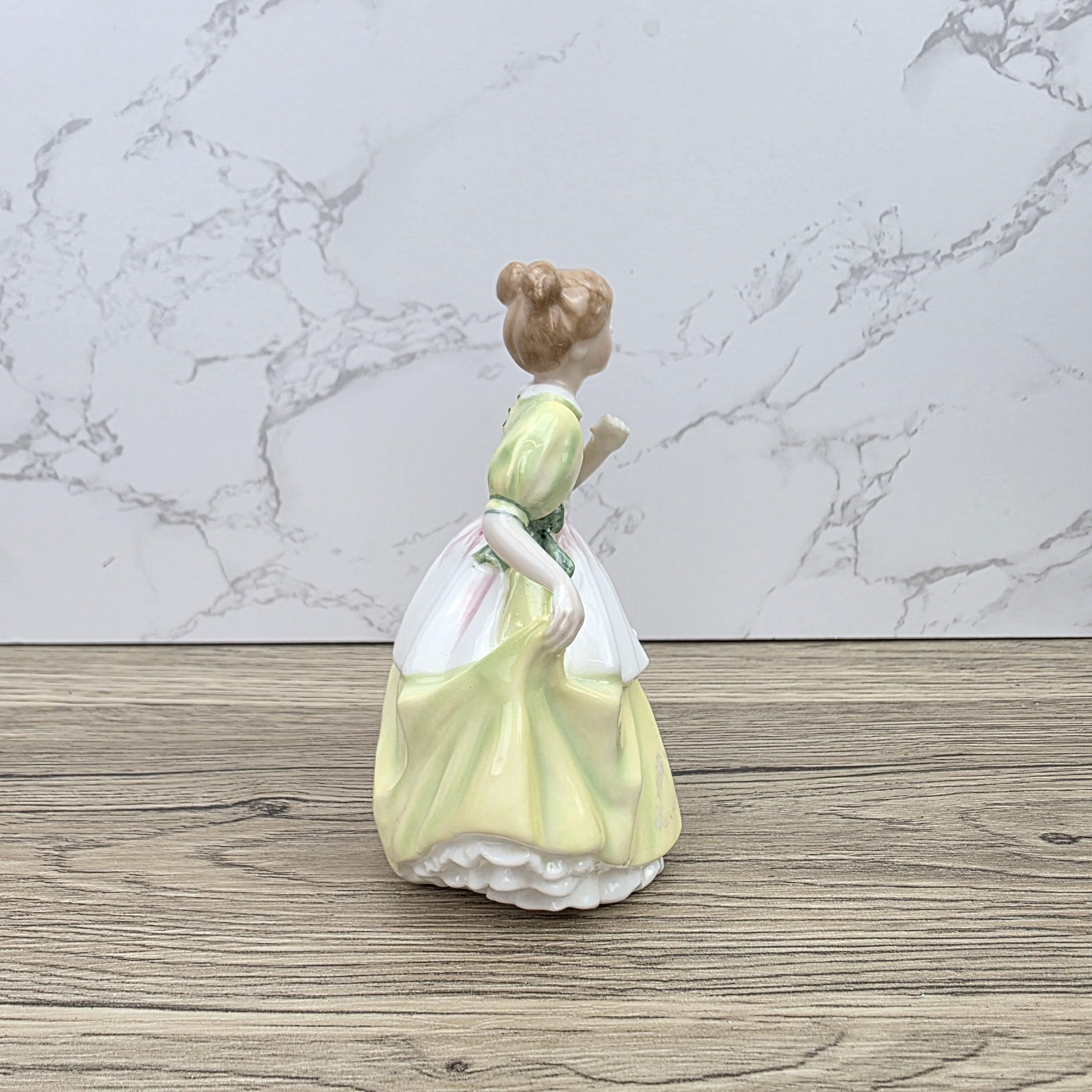 Porcelain Lady Figurine Royal Doulton Young Melody HN3654 Hand Decorated England 1994 Collectible