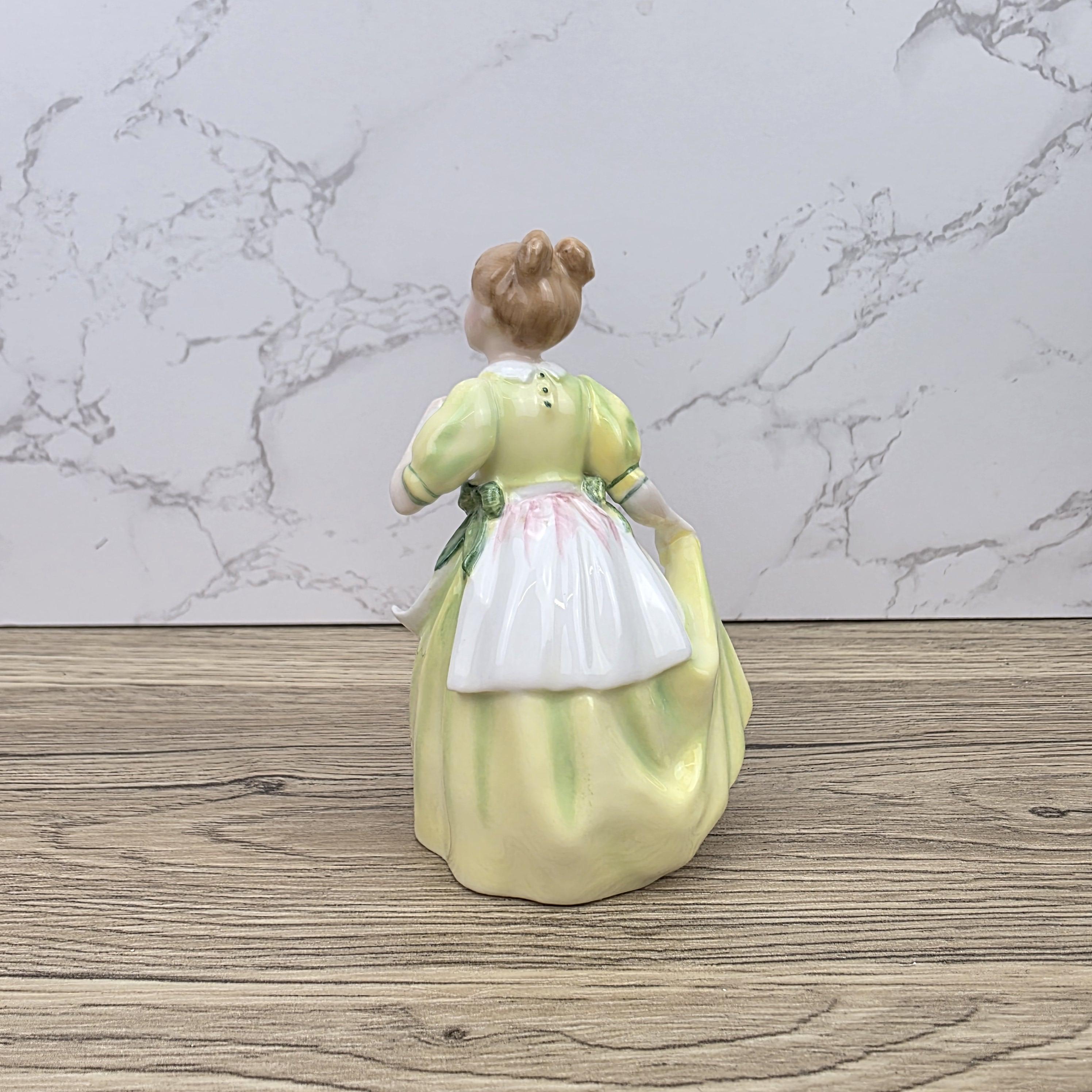 Porcelain Lady Figurine Royal Doulton Young Melody HN3654 Hand Decorated England 1994 Collectible