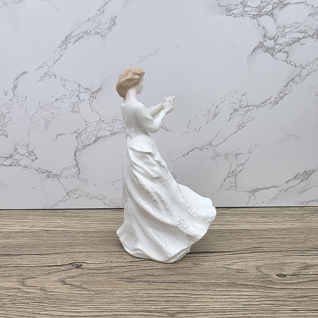 Royal Doulton Sentiments Thank You HN3390 Porcelain Lady Figurine Bone China England 1991
