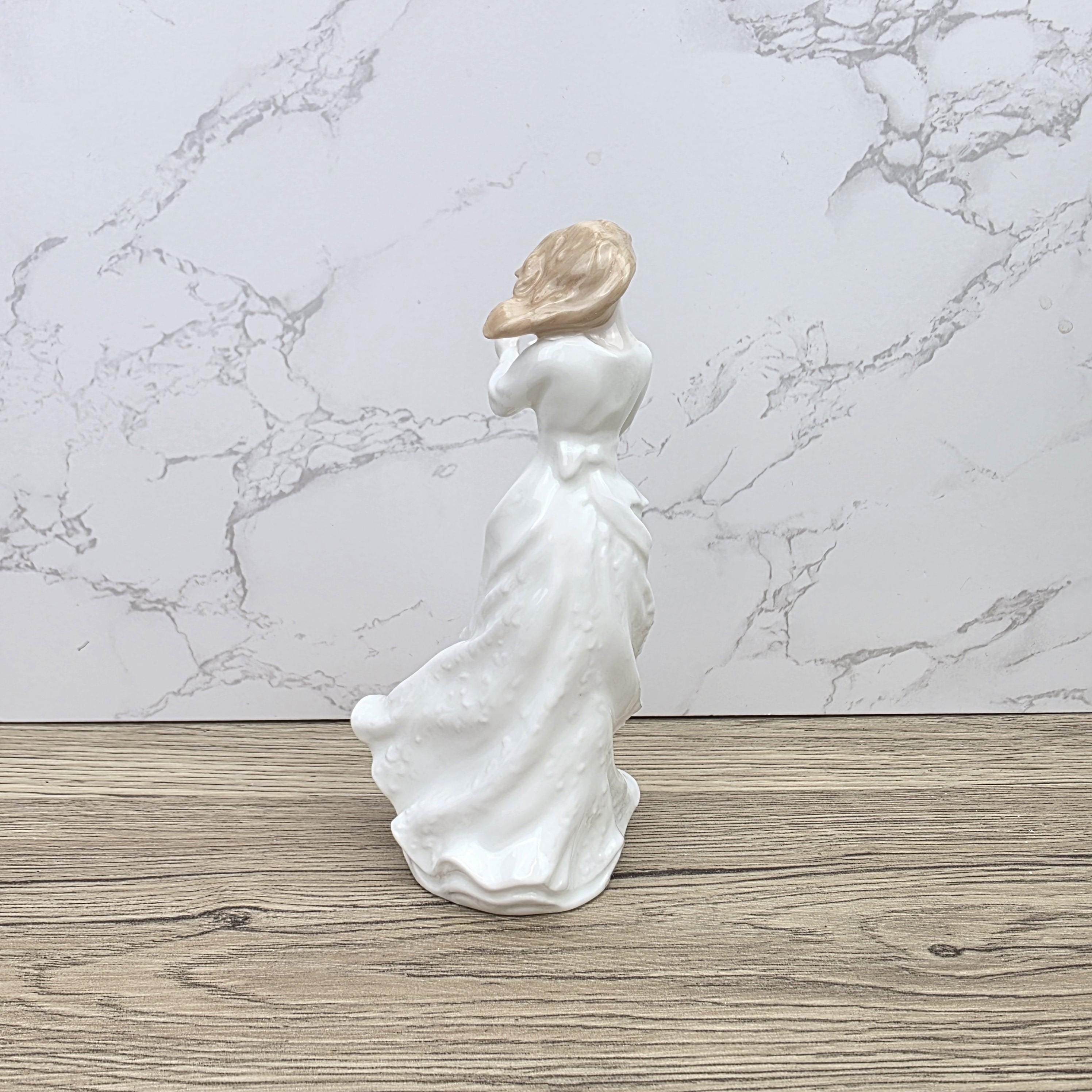 Royal Doulton Sentiments Thank You HN3390 Porcelain Lady Figurine Bone China England 1991