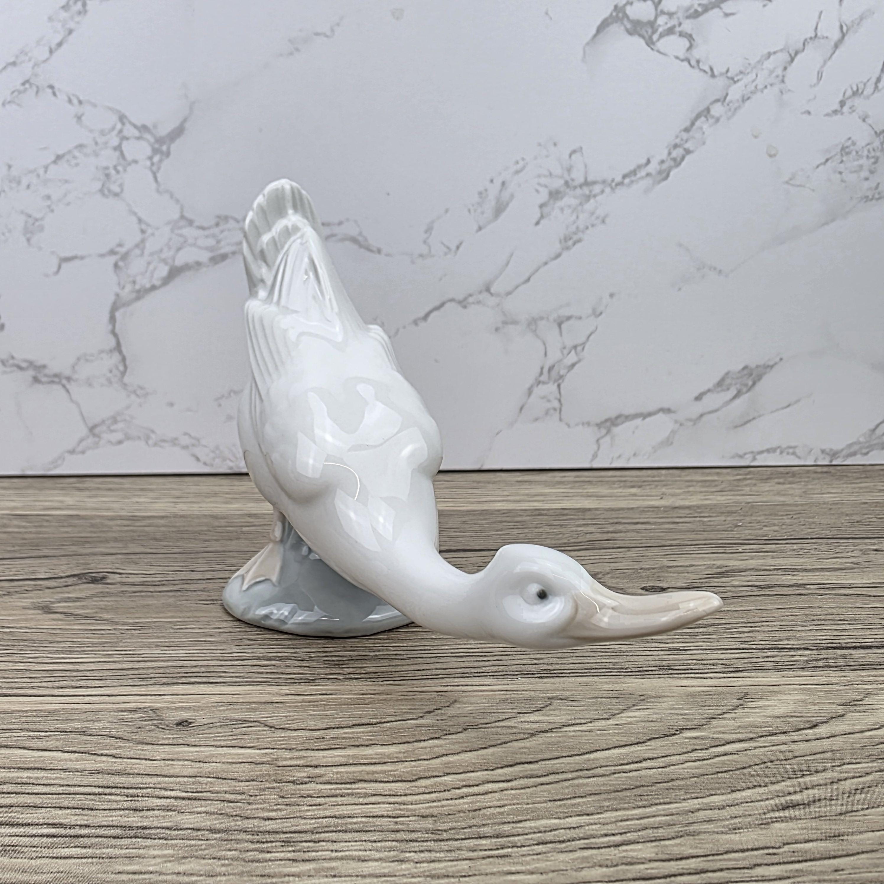 Nao by Lladró Porcelain Swan Figurine Made in Spain | Vintage Bird Sculpture Decor Piece