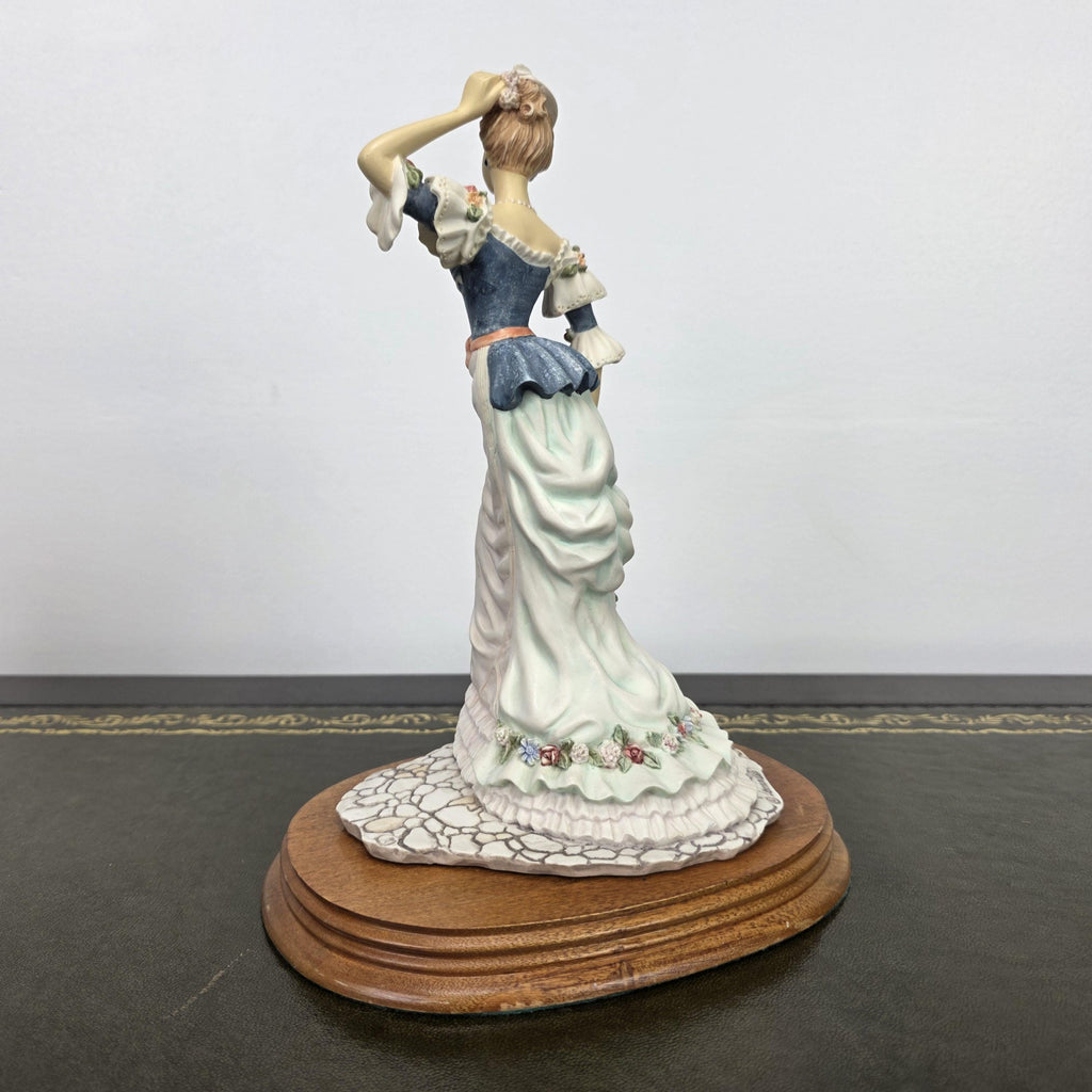 Victorian Lady Resin Figurine True Poise Leonardo Collection 1995 | Collectible Display Home Vintage Decor