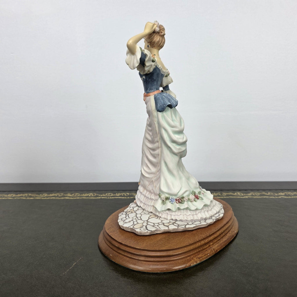 Victorian Lady Resin Figurine True Poise Leonardo Collection 1995 | Collectible Display Home Vintage Decor