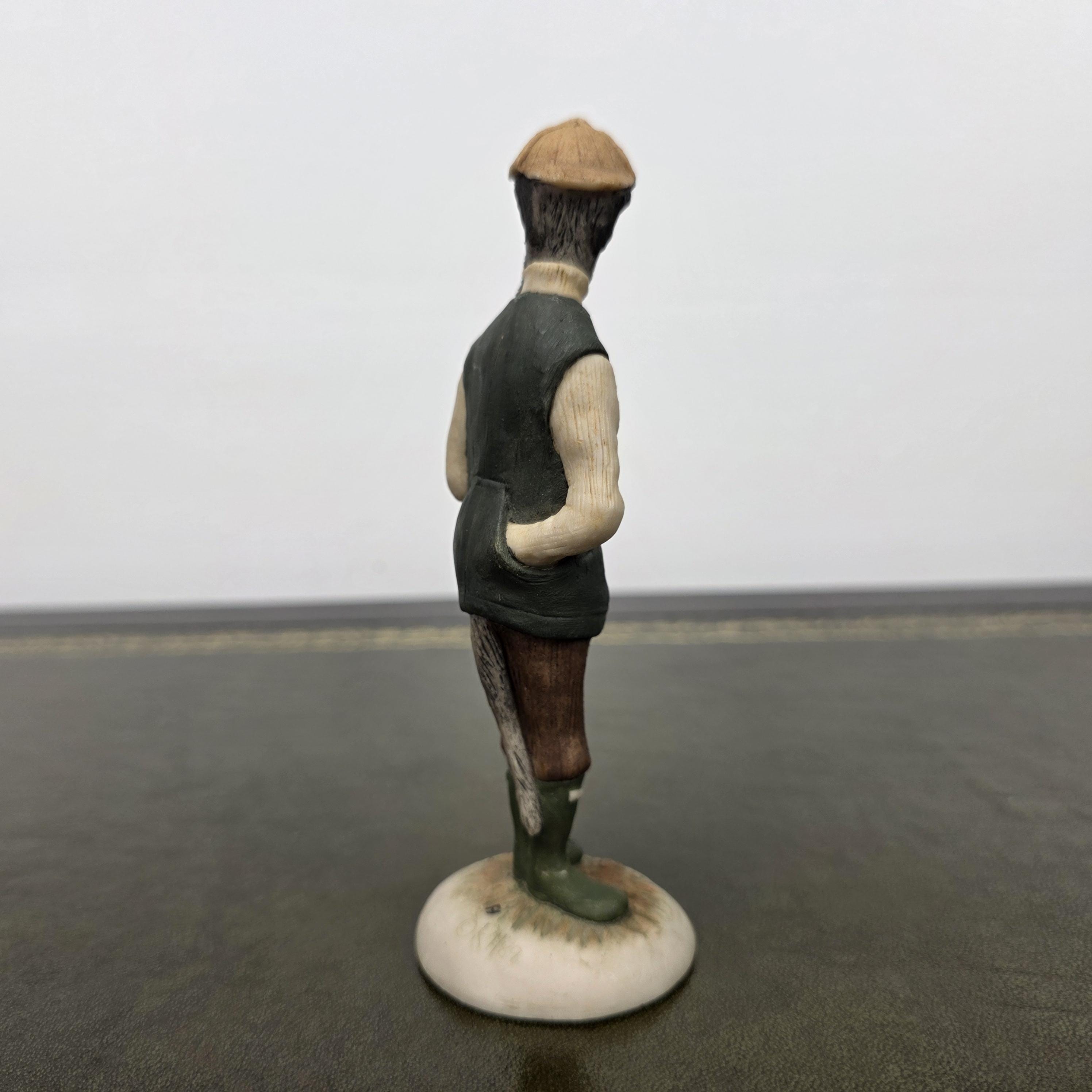 Country Companions Dog Figurine Robert Harrop Design Hunter Hound Statue Vintage Resin Collectible Piece