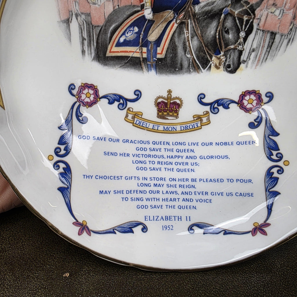 Aynsley Royal Dish Fine Bone China Queen Elizabeth II 60th Birthday England 1986 Collectible