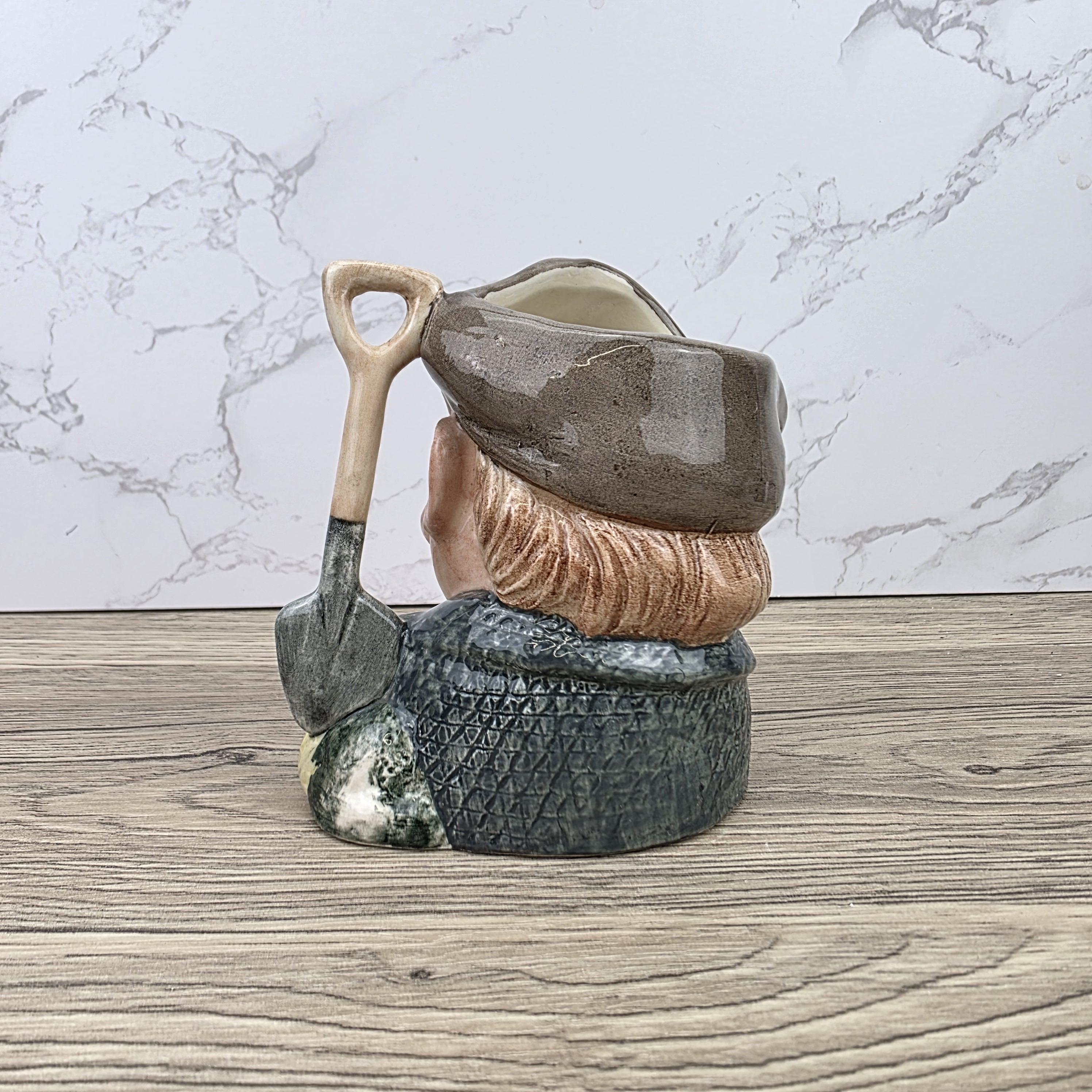 Toby Character Jug The Gardener D6634 by Royal Doulton | 1972 England | Hand Painted Mug