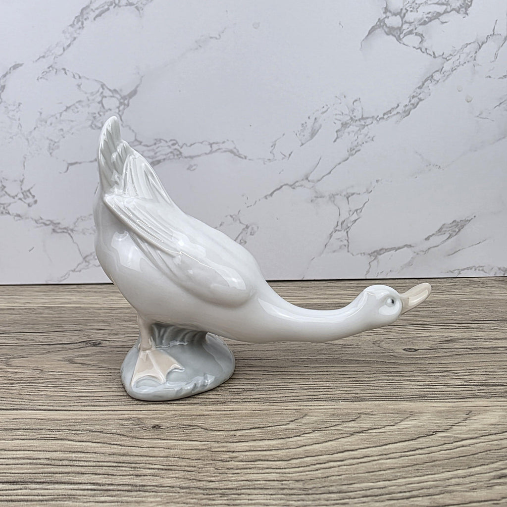 Nao by Lladró Porcelain Swan Figurine Made in Spain | Vintage Bird Sculpture Decor Piece
