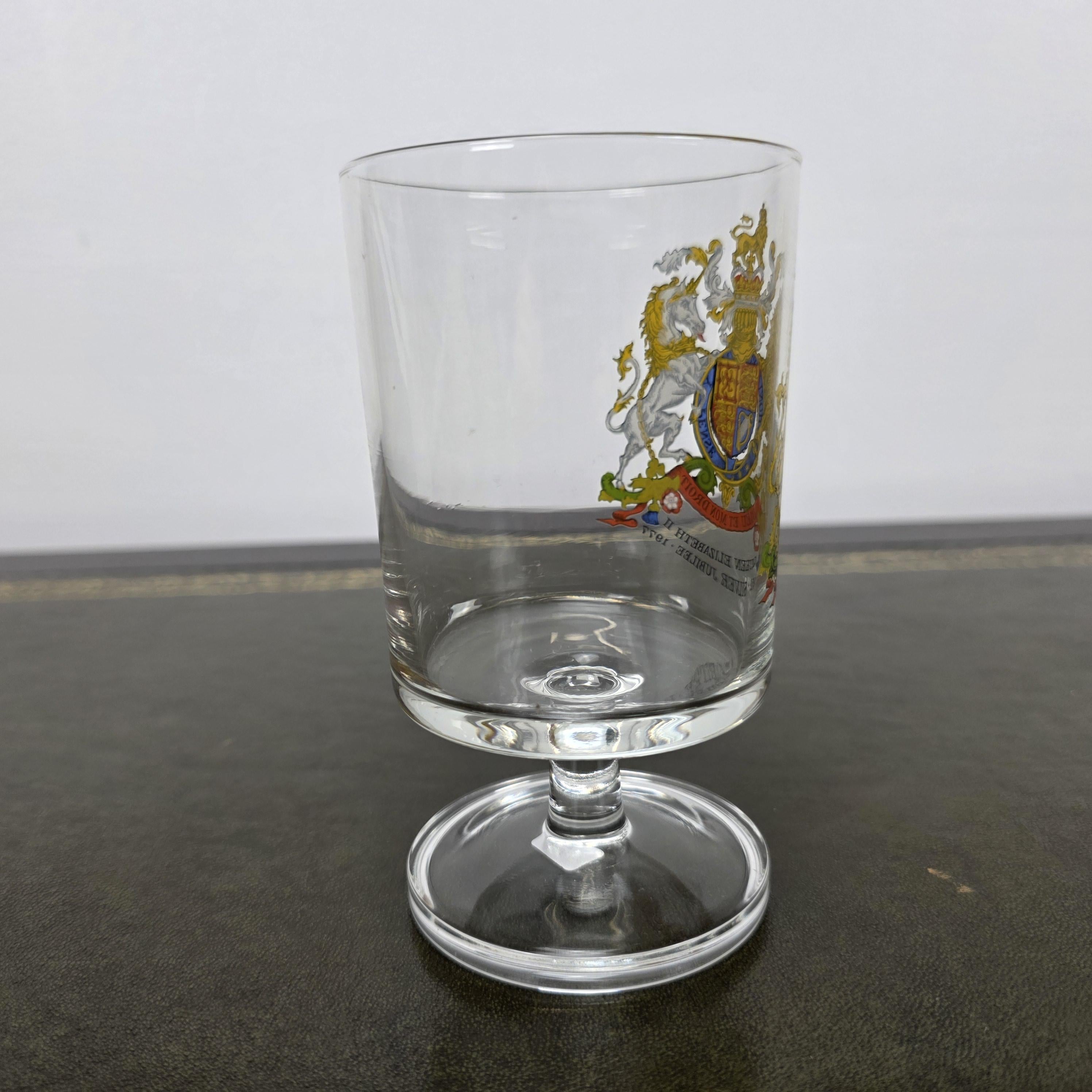Royal Family Silver Jubilee 1977 France Queen Elizabeth II Coat of Arms 1952–1977