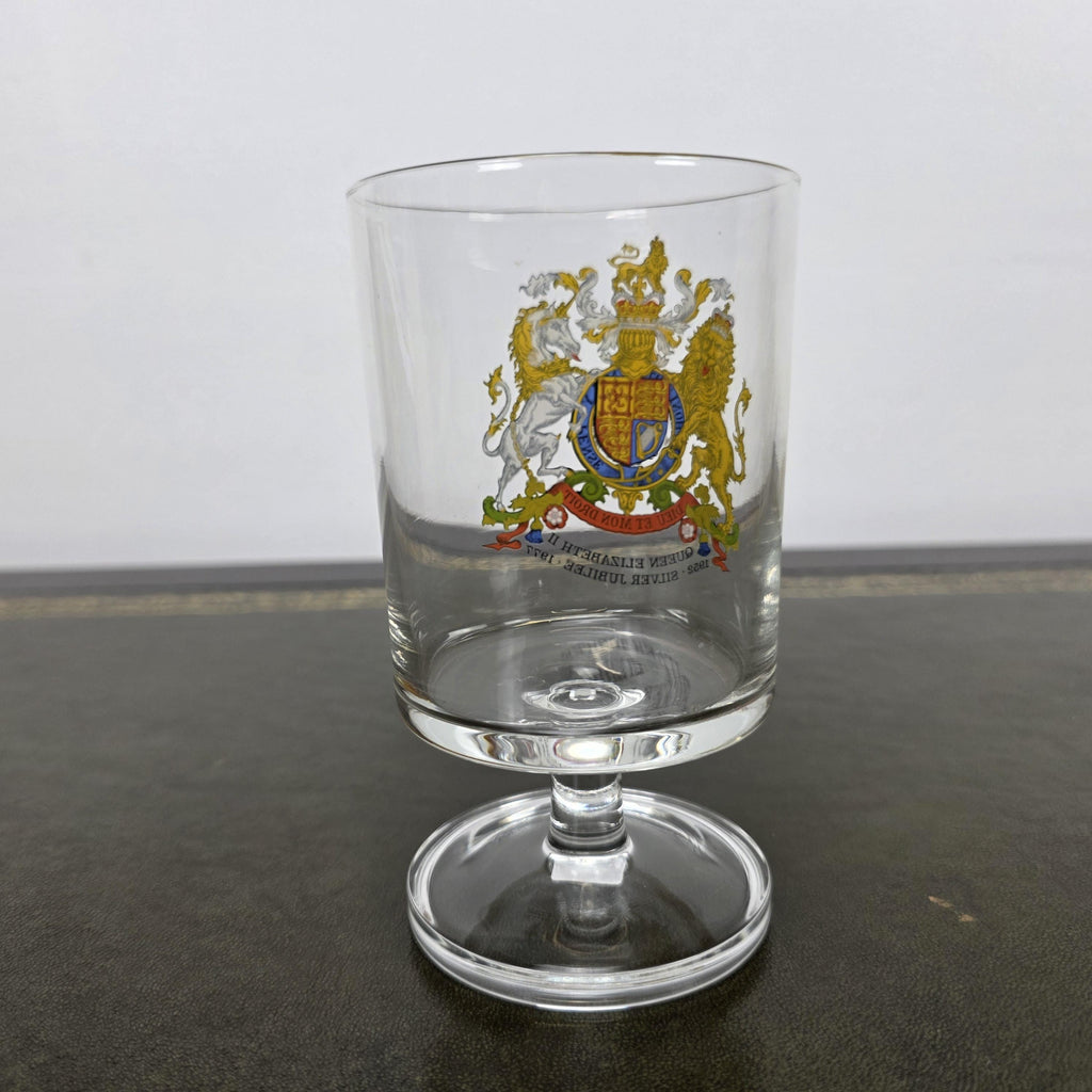 Royal Family Silver Jubilee 1977 France Queen Elizabeth II Coat of Arms 1952–1977