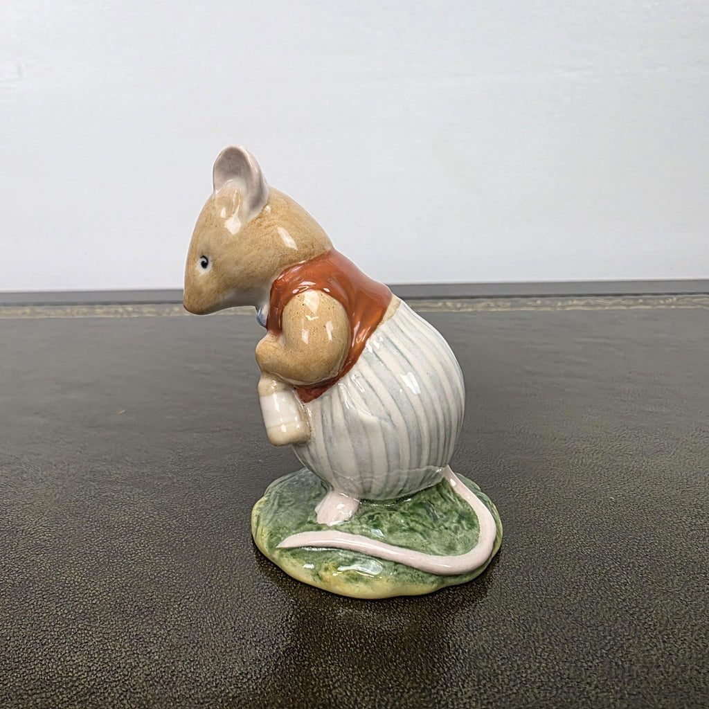 Royal Doulton DBH14 BASIL Brambly Hedge Mouse Figurine 1985 Made in England Bone China