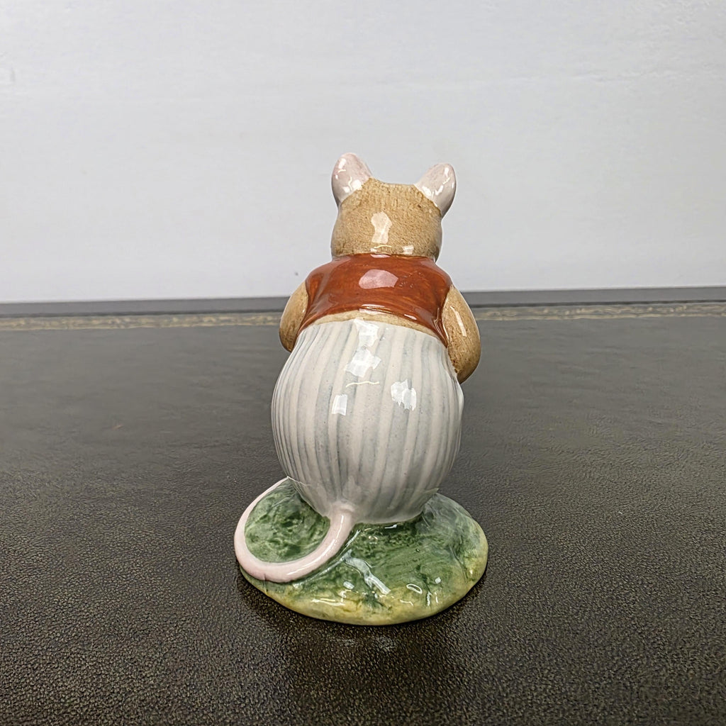 Royal Doulton DBH14 BASIL Brambly Hedge Mouse Figurine 1985 Made in England Bone China