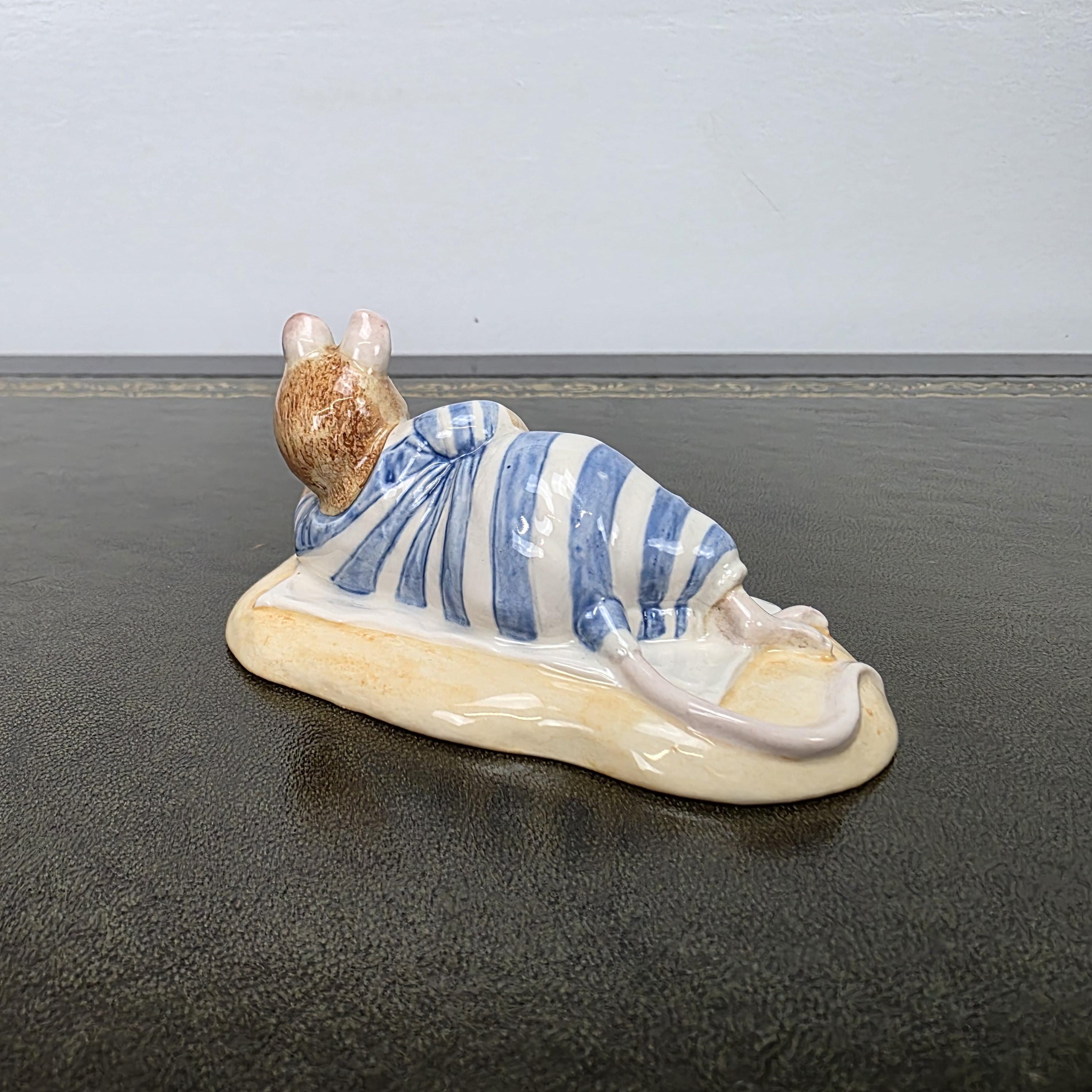 Royal Doulton Brambly Hedge Mr Saltapple Figurine DBH24 1992 England Mouse Porcelain Figure Collectible