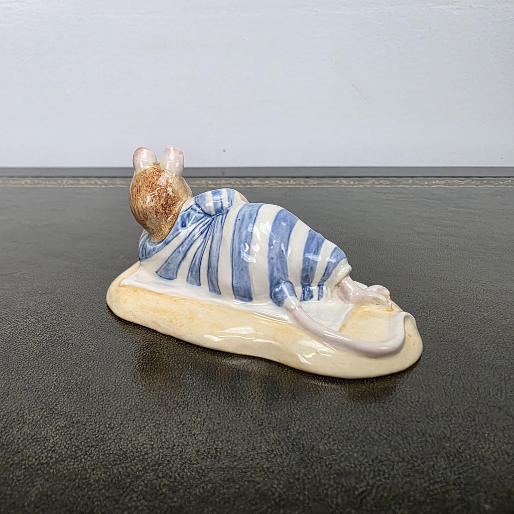 Royal Doulton Brambly Hedge Mr Saltapple Figurine DBH24 1992 England Mouse Porcelain Figure Collectible
