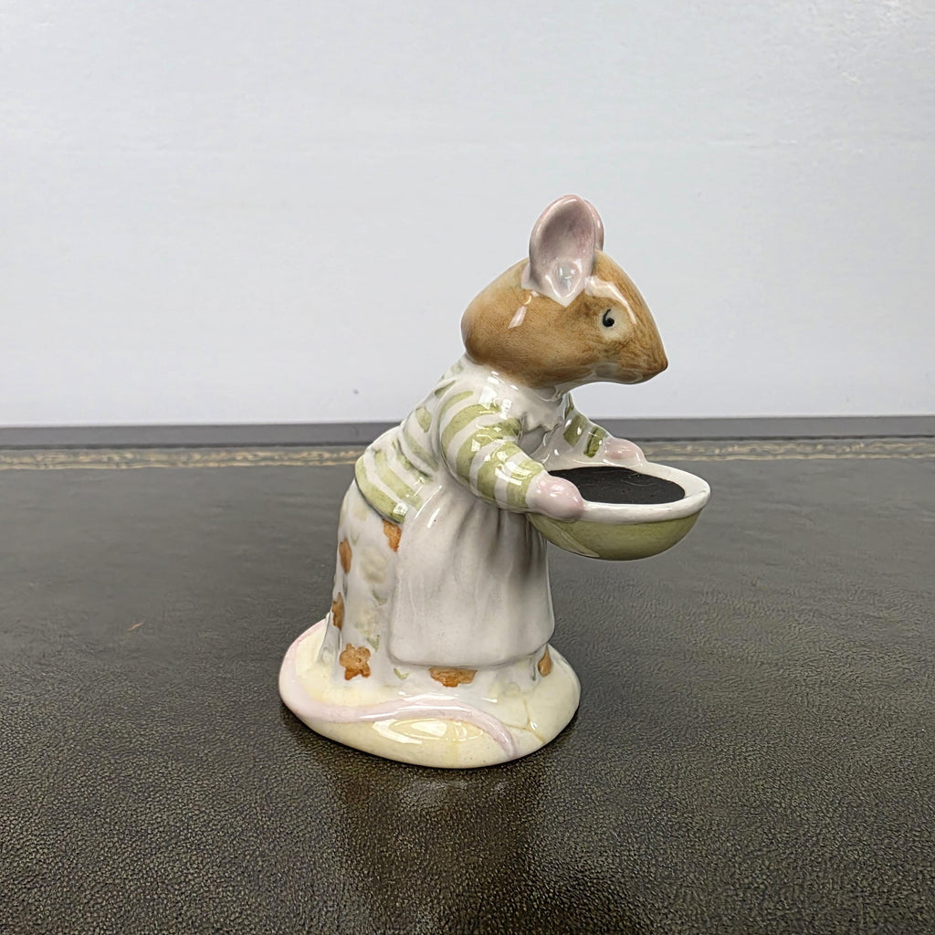 Royal Doulton Brambly Hedge Figurine Mrs Toadflax DBH11 1985 Bone China Figure Collection Mouse