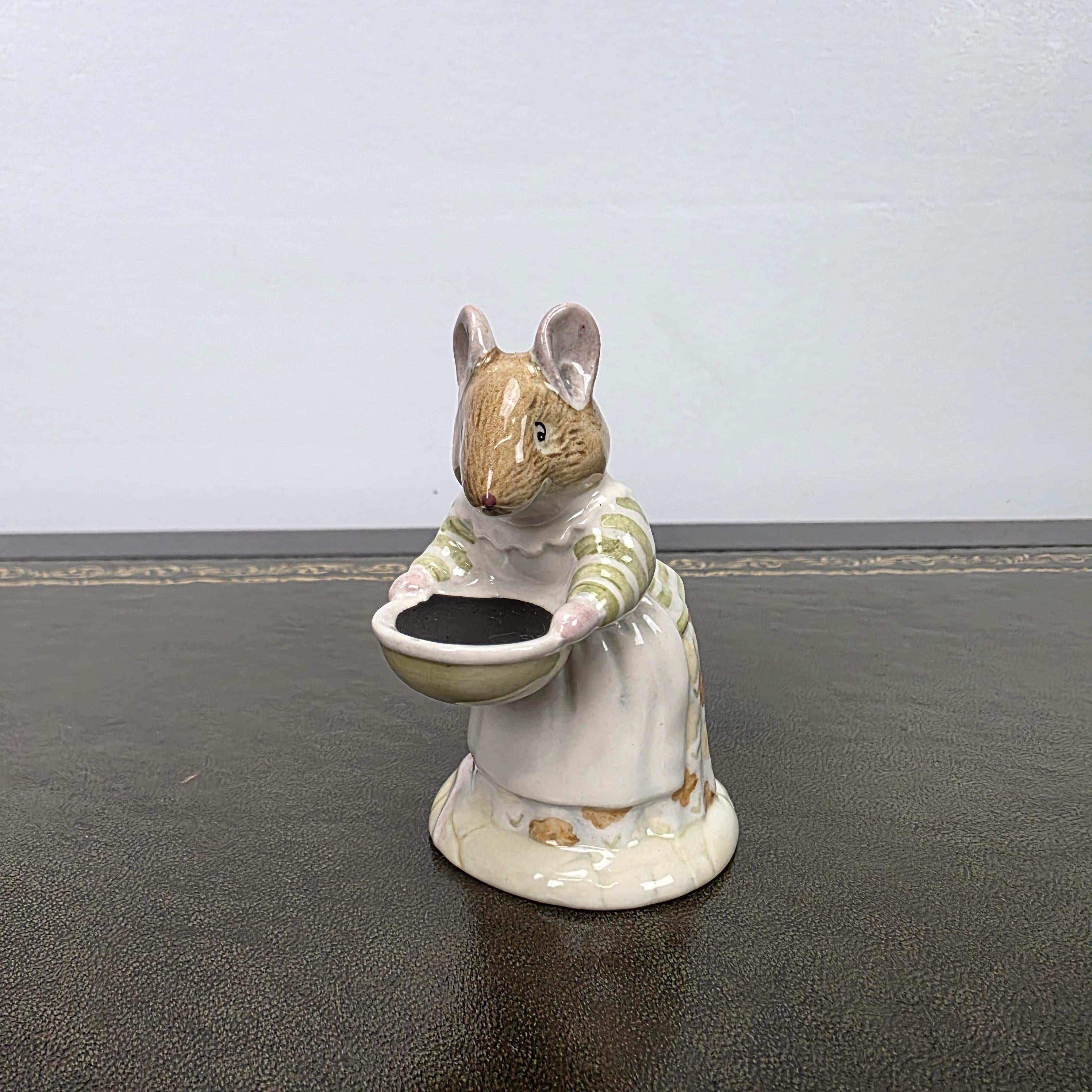 Royal Doulton Brambly Hedge Figurine Mrs Toadflax DBH11 1985 Bone China Figure Collection Mouse