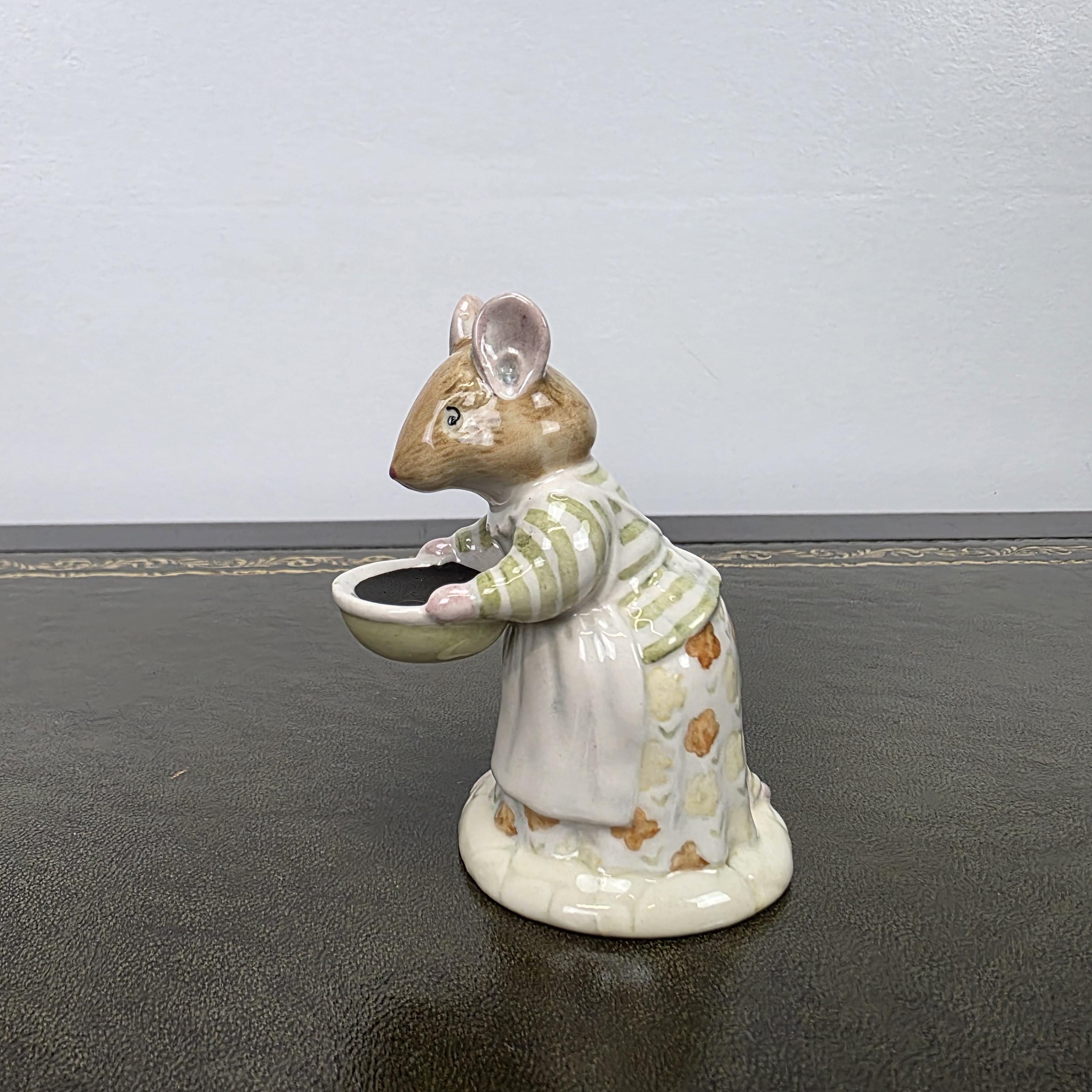 Royal Doulton Brambly Hedge Figurine Mrs Toadflax DBH11 1985 Bone China Figure Collection Mouse