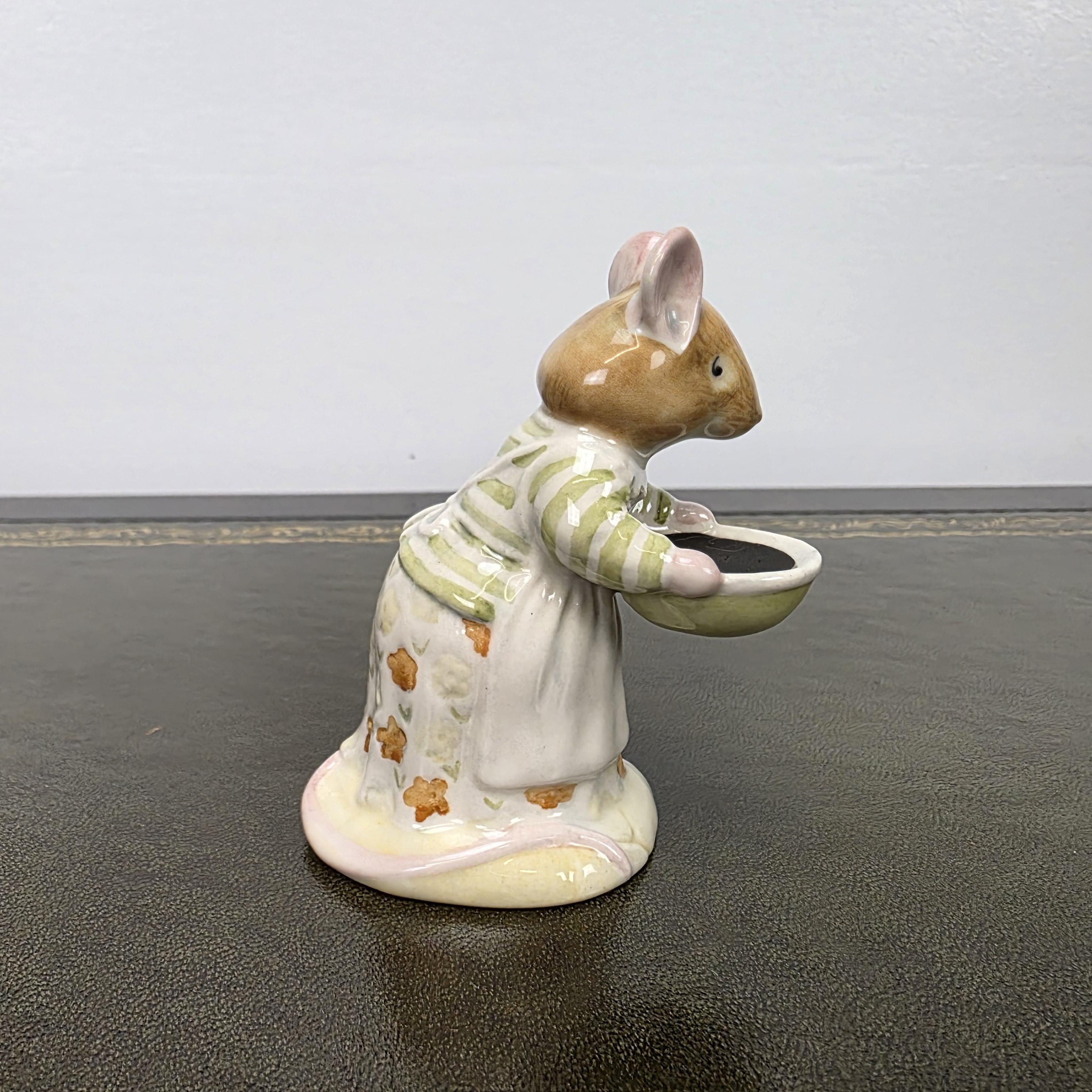 Royal Doulton Brambly Hedge Figurine Mrs Toadflax DBH11 1985 Bone China Figure Collection Mouse