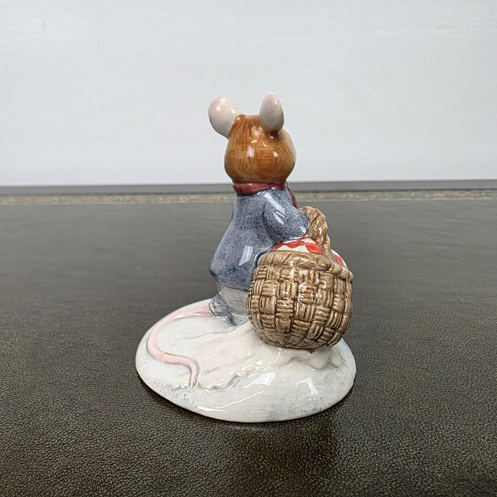 Royal Doulton Brambly Hedge Figurine Wilfred Carries The Picnic DBH34 2000 Figure Mouse Ornament