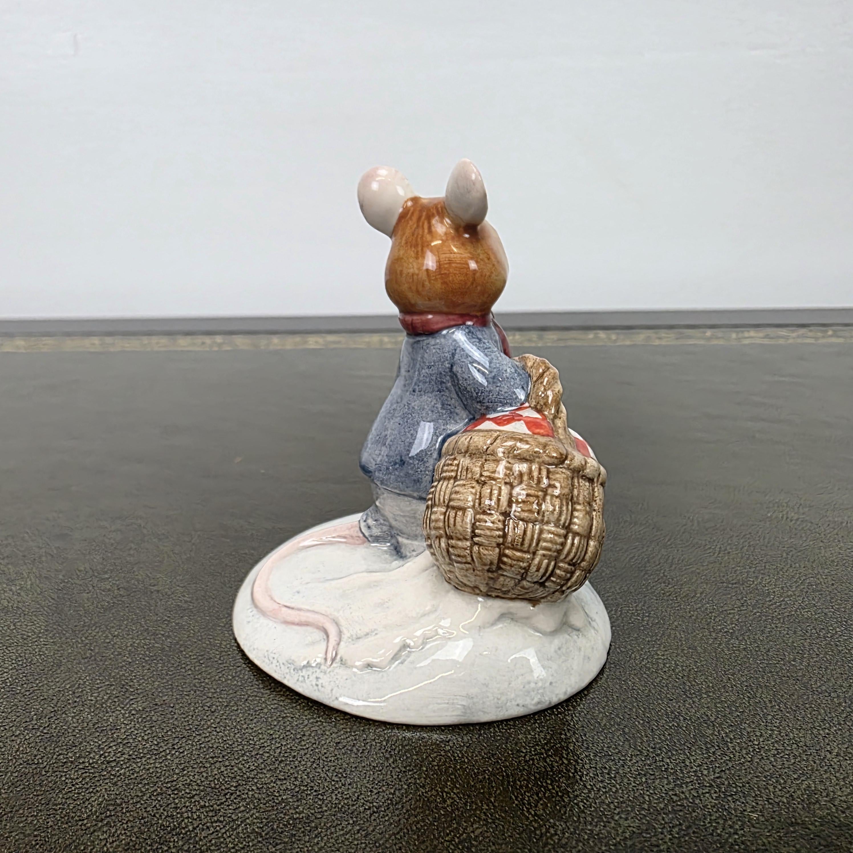 Royal Doulton Brambly Hedge Figurine Wilfred Carries The Picnic DBH34 2000 Figure Mouse Ornament