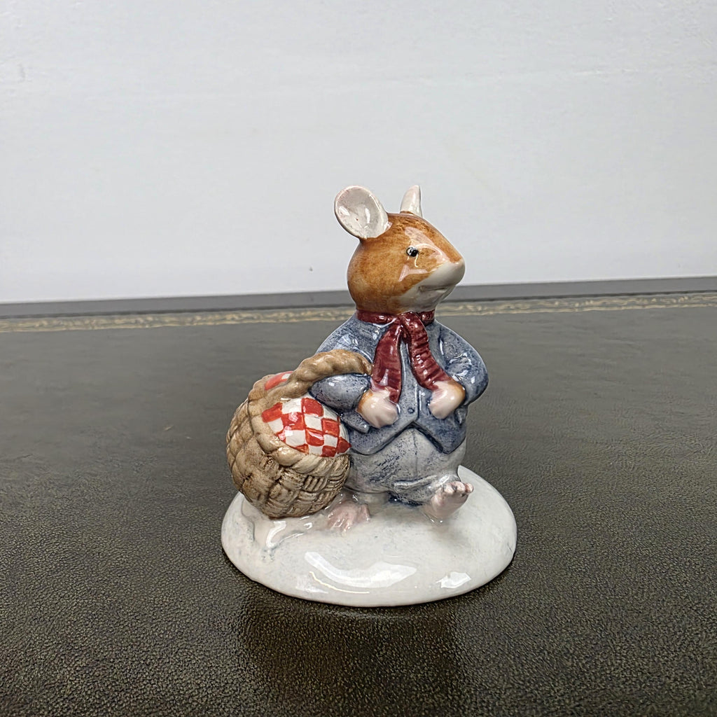 Royal Doulton Brambly Hedge Figurine Wilfred Carries The Picnic DBH34 2000 Figure Mouse Ornament