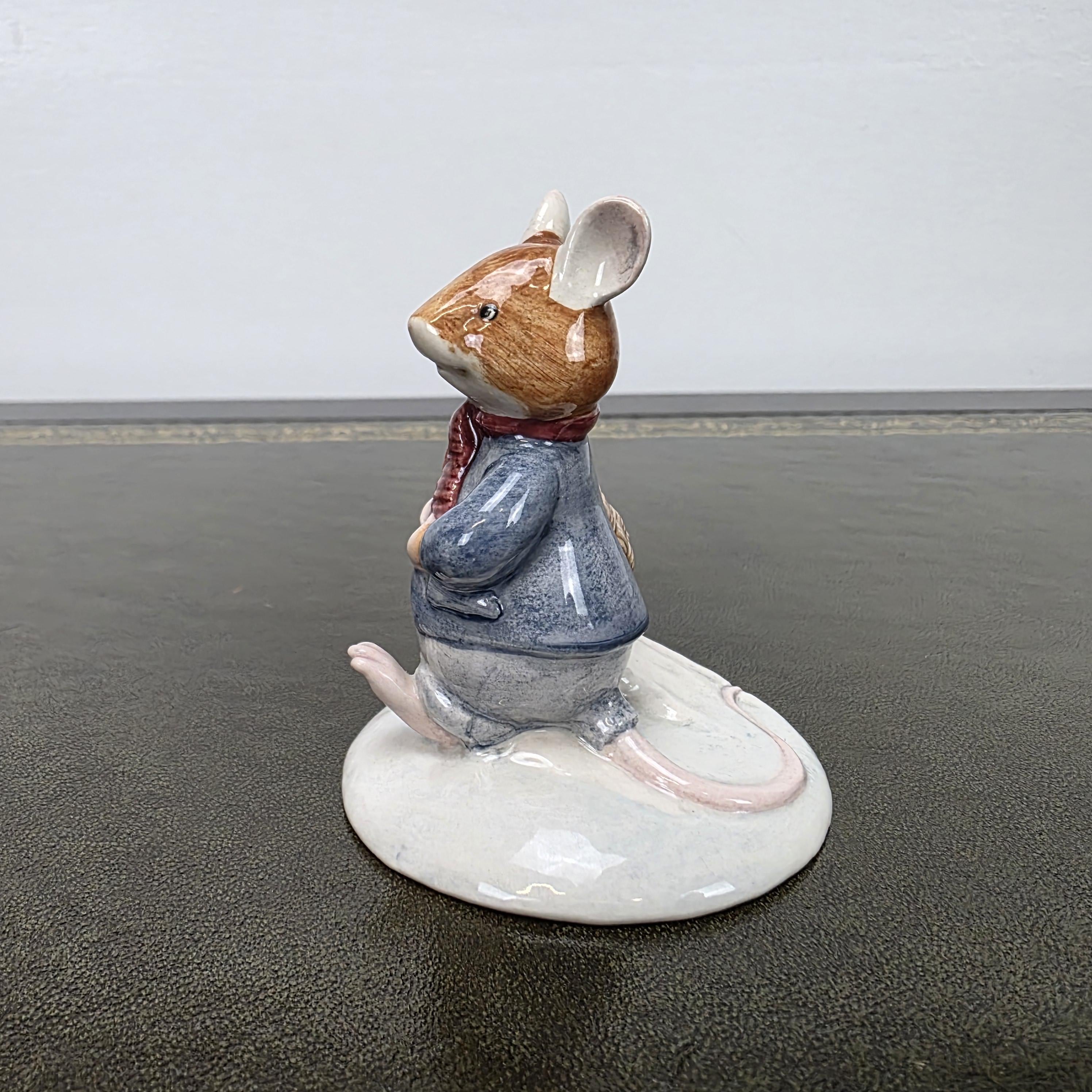 Royal Doulton Brambly Hedge Figurine Wilfred Carries The Picnic DBH34 2000 Figure Mouse Ornament