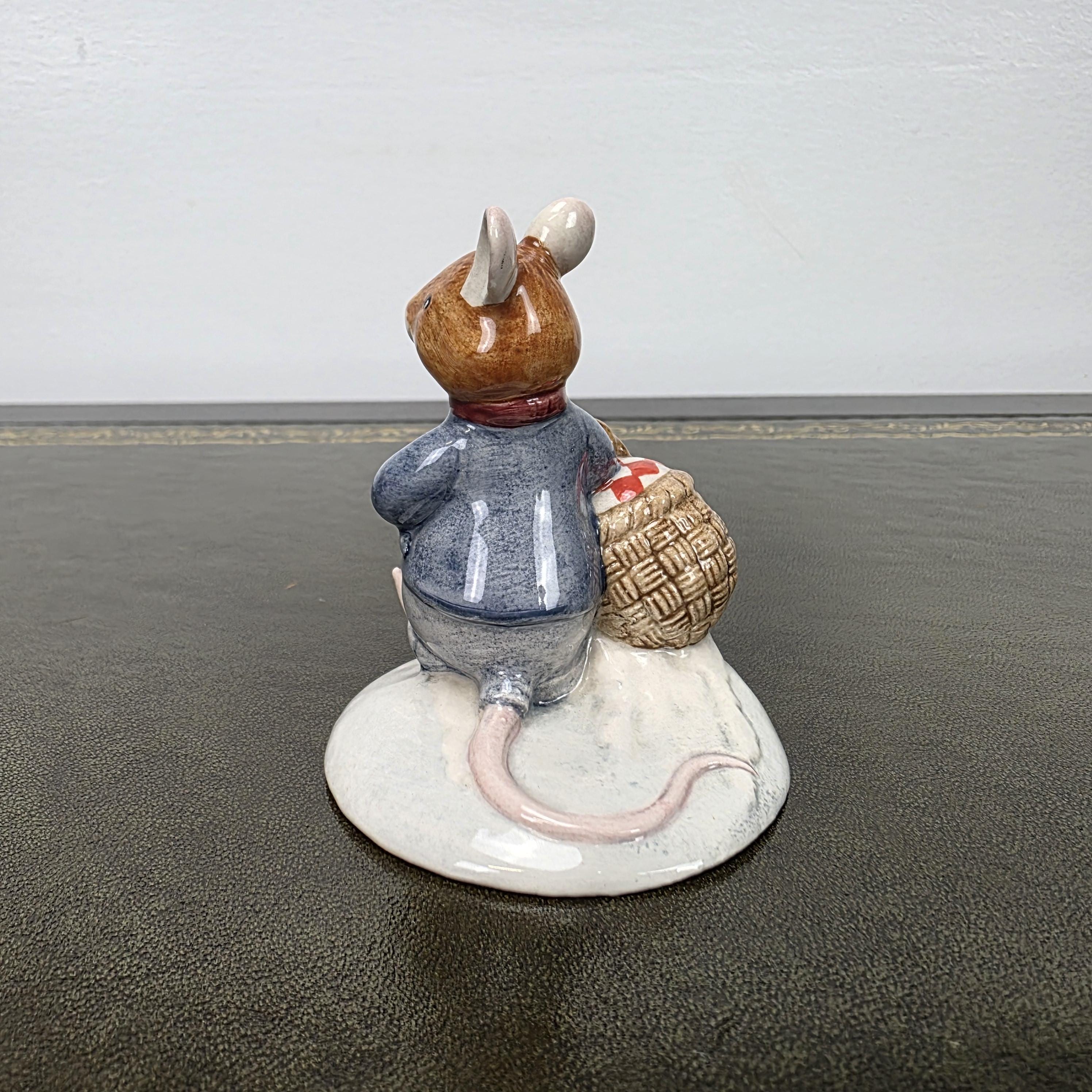 Royal Doulton Brambly Hedge Figurine Wilfred Carries The Picnic DBH34 2000 Figure Mouse Ornament