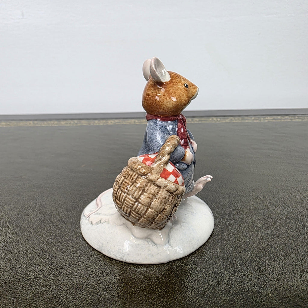 Royal Doulton Brambly Hedge Figurine Wilfred Carries The Picnic DBH34 2000 Figure Mouse Ornament