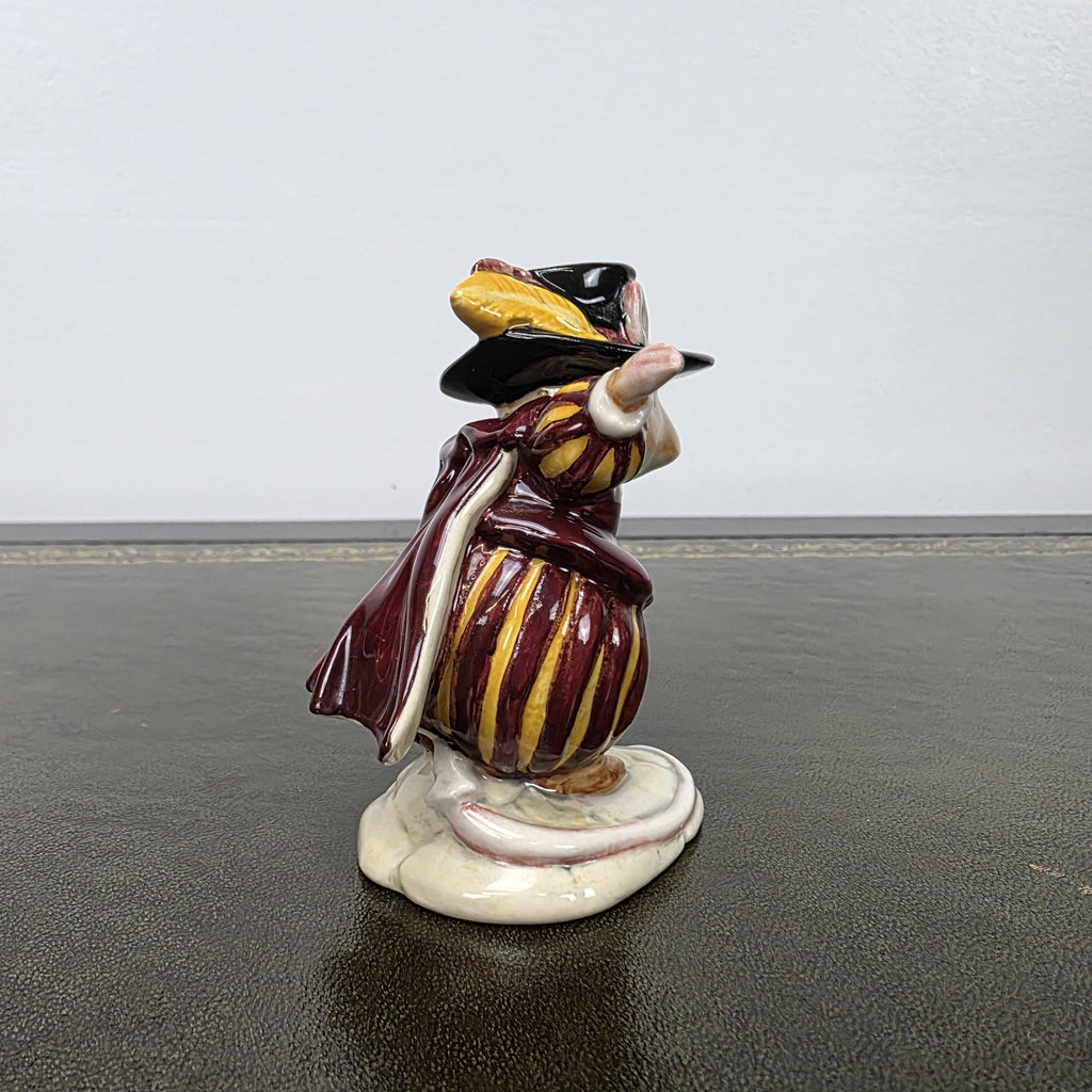 Royal Doulton Brambly Hedge Wilfred Entertains Figurine DBH23 1990 Mouse Figure Hand Decorated Porcelain