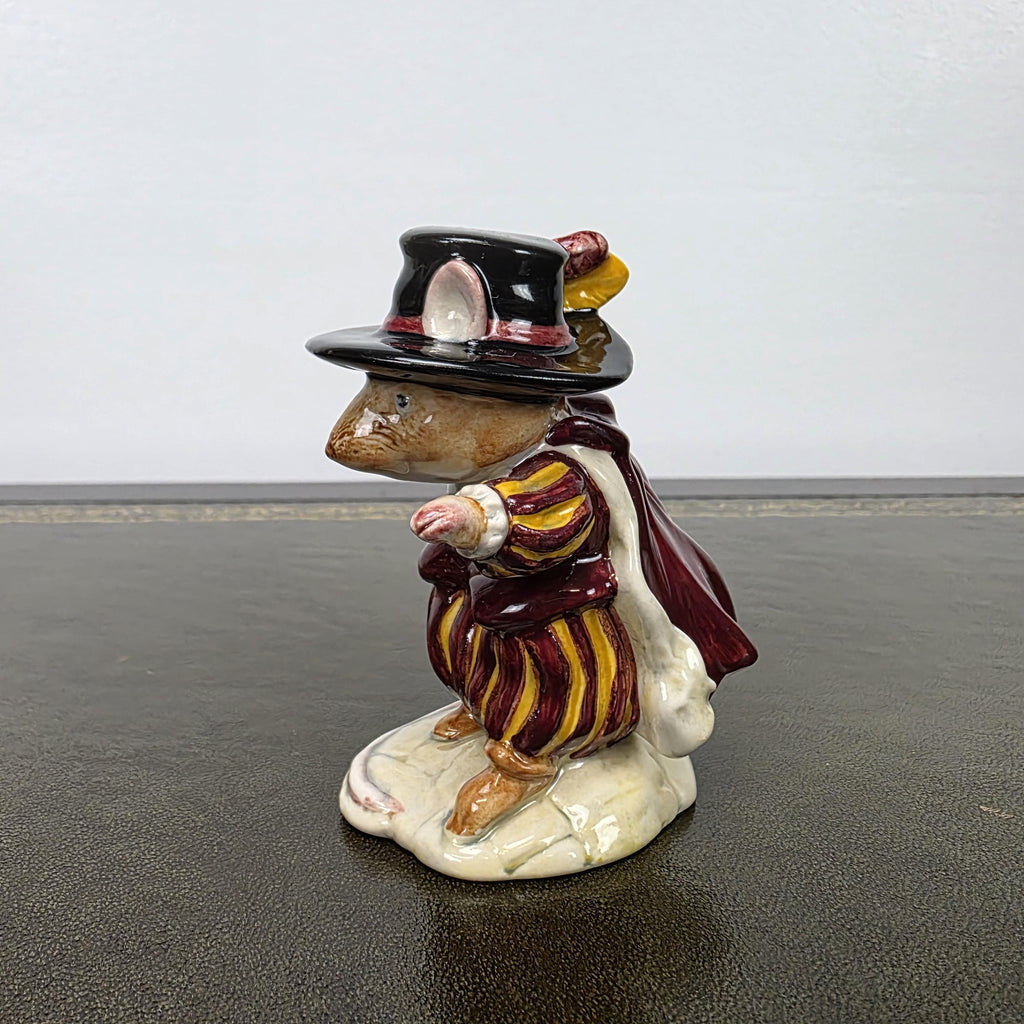 Royal Doulton Brambly Hedge Wilfred Entertains Figurine DBH23 1990 Mouse Figure Hand Decorated Porcelain