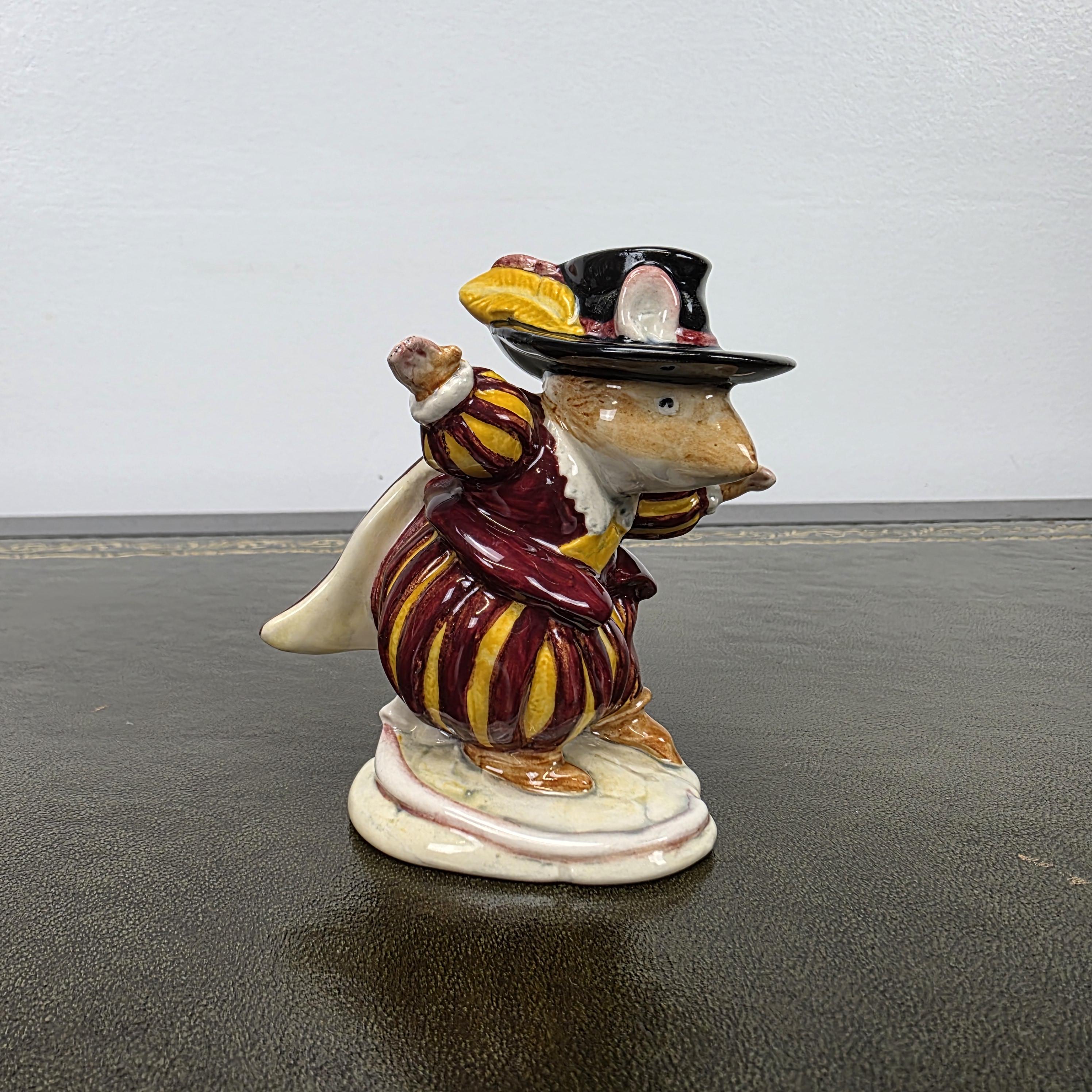 Royal Doulton Brambly Hedge Wilfred Entertains Figurine DBH23 1990 Mouse Figure Hand Decorated Porcelain