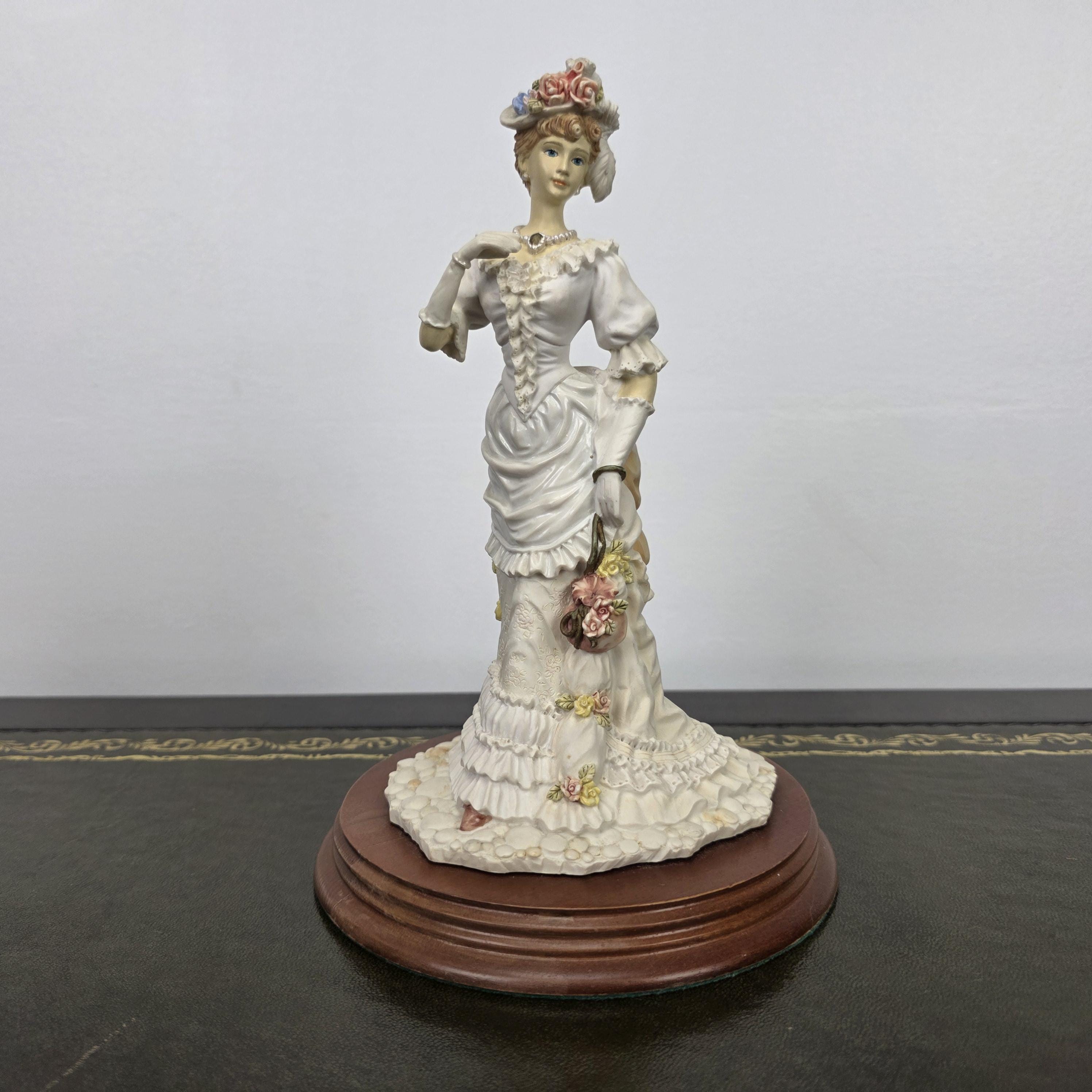 Victorian Lady Resin Figurine Sunday Stroll Leonardo Collection 1994 | Collectible Display Home Vintage Decor