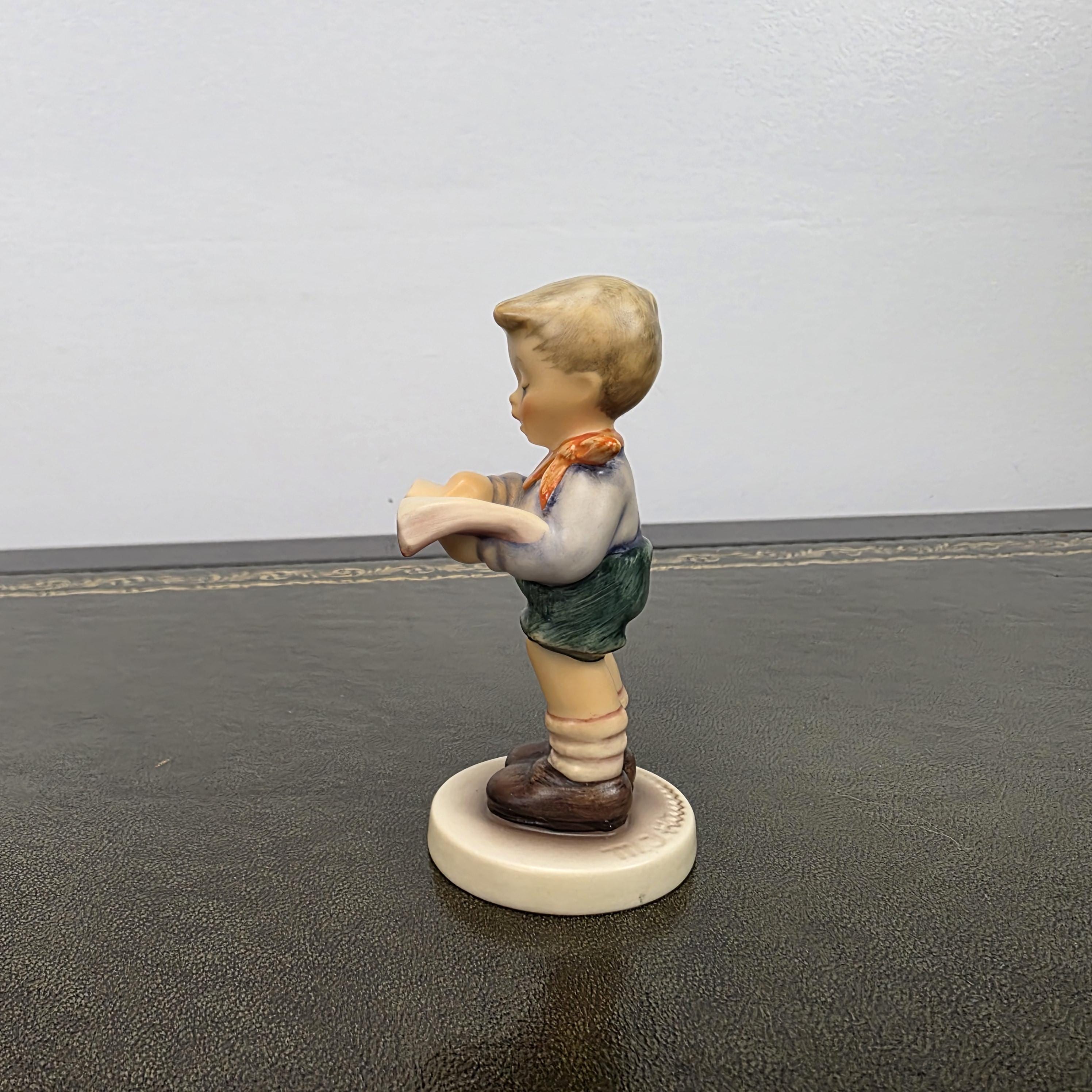 Goebel Hummel Club Reading Child Figurine 2087/B | 1999 German Porcelain Collector Display Piece