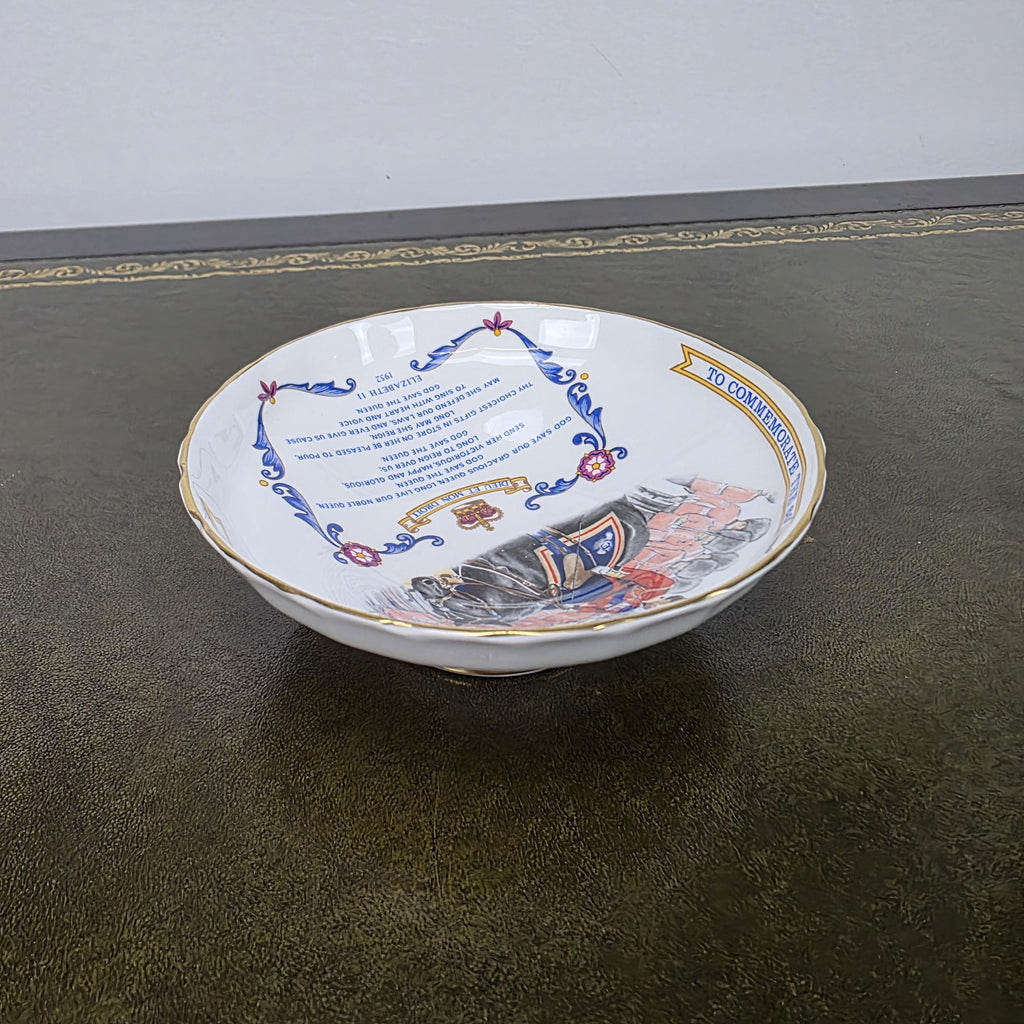 Aynsley Royal Dish Fine Bone China Queen Elizabeth II 60th Birthday England 1986 Collectible