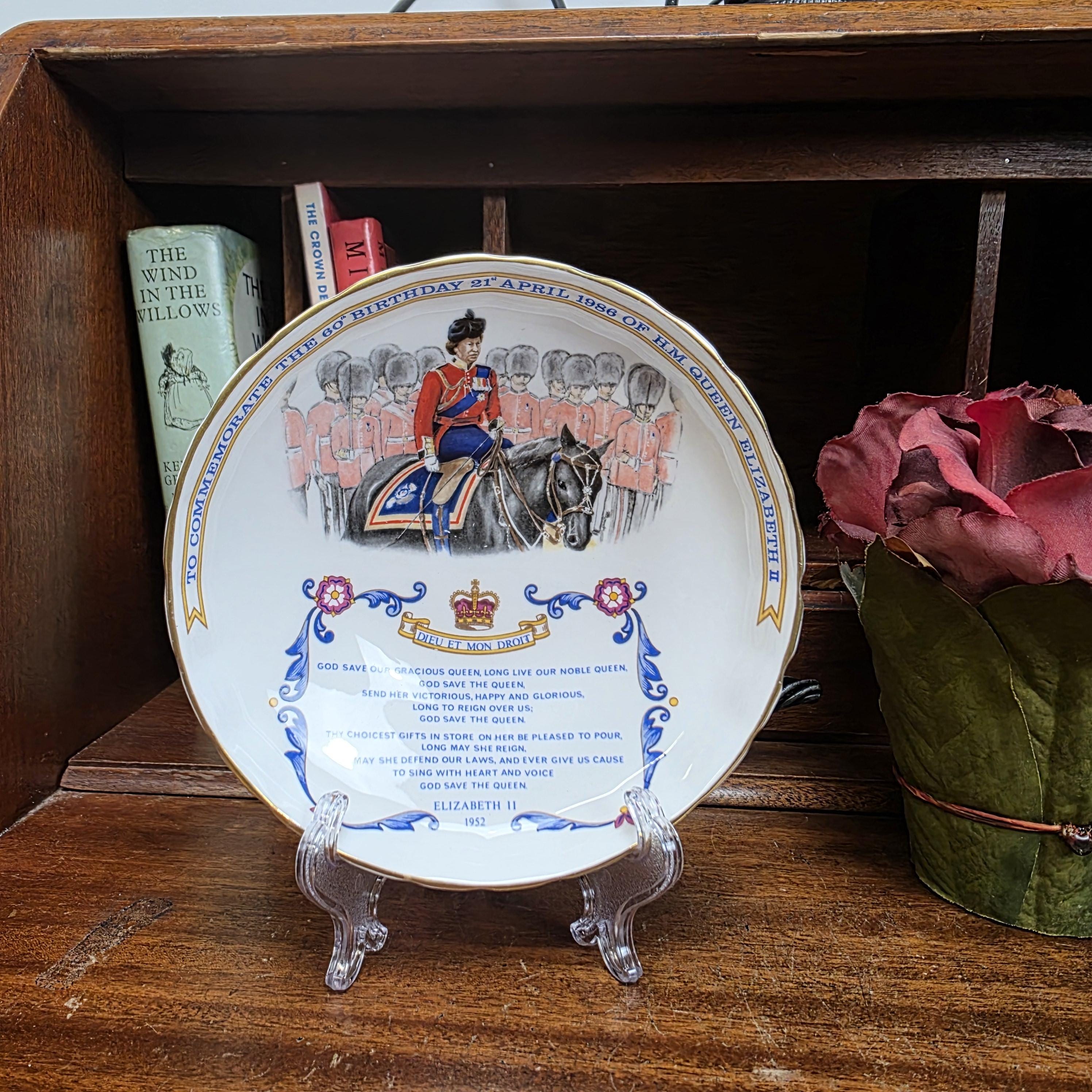 Aynsley Royal Dish Fine Bone China Queen Elizabeth II 60th Birthday England 1986 Collectible