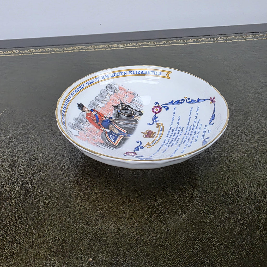 Aynsley Royal Dish Fine Bone China Queen Elizabeth II 60th Birthday England 1986 Collectible