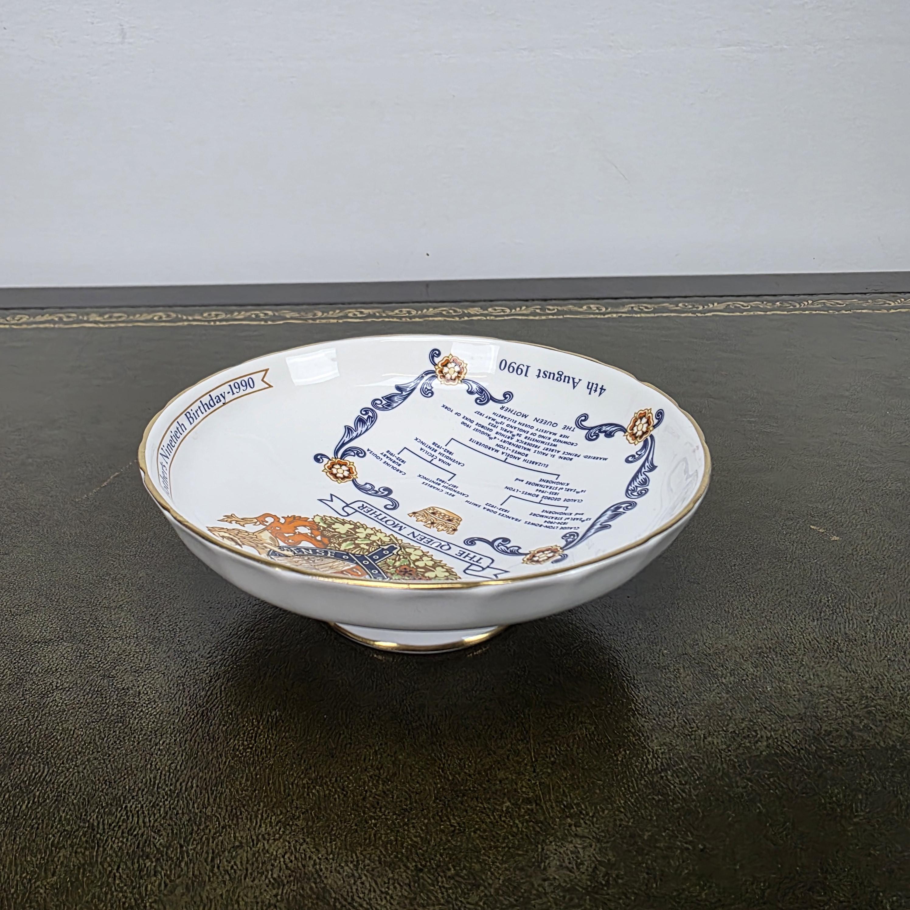 Aynsley Royal Dish Fine Bone China Queen Mother 90th Birthday England 1990 Commemorative Piece