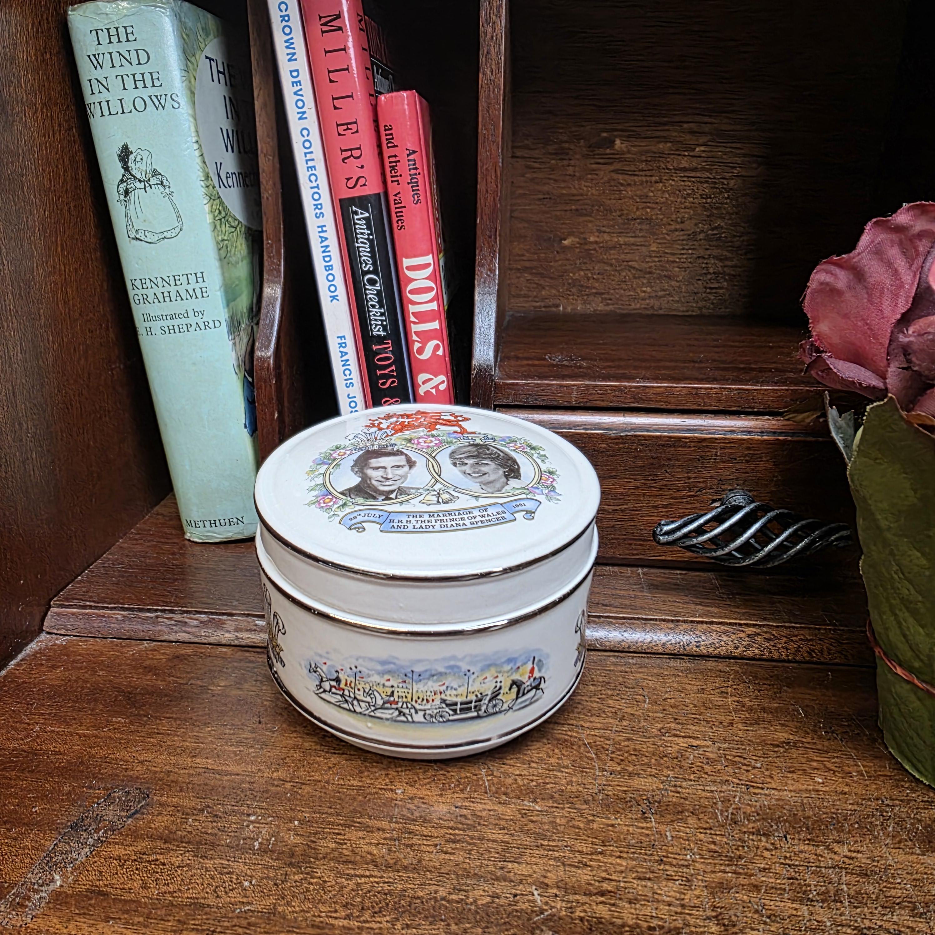 Sadler Royal Wedding Jewellery Box Ceramic Prince Charles Lady Diana England 1981 Commemorative Collectible