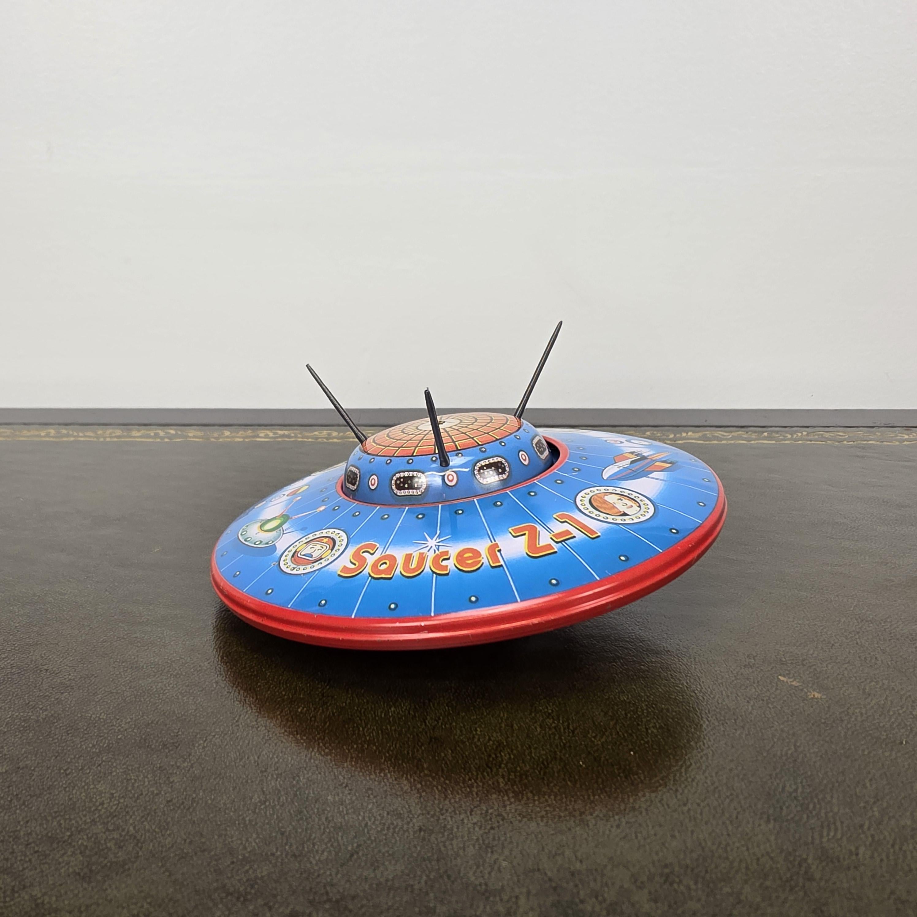 Vintage Schylling Saucer Z 1 UFO Tin Toy 1998 Limited Edition Friction Space Collectible