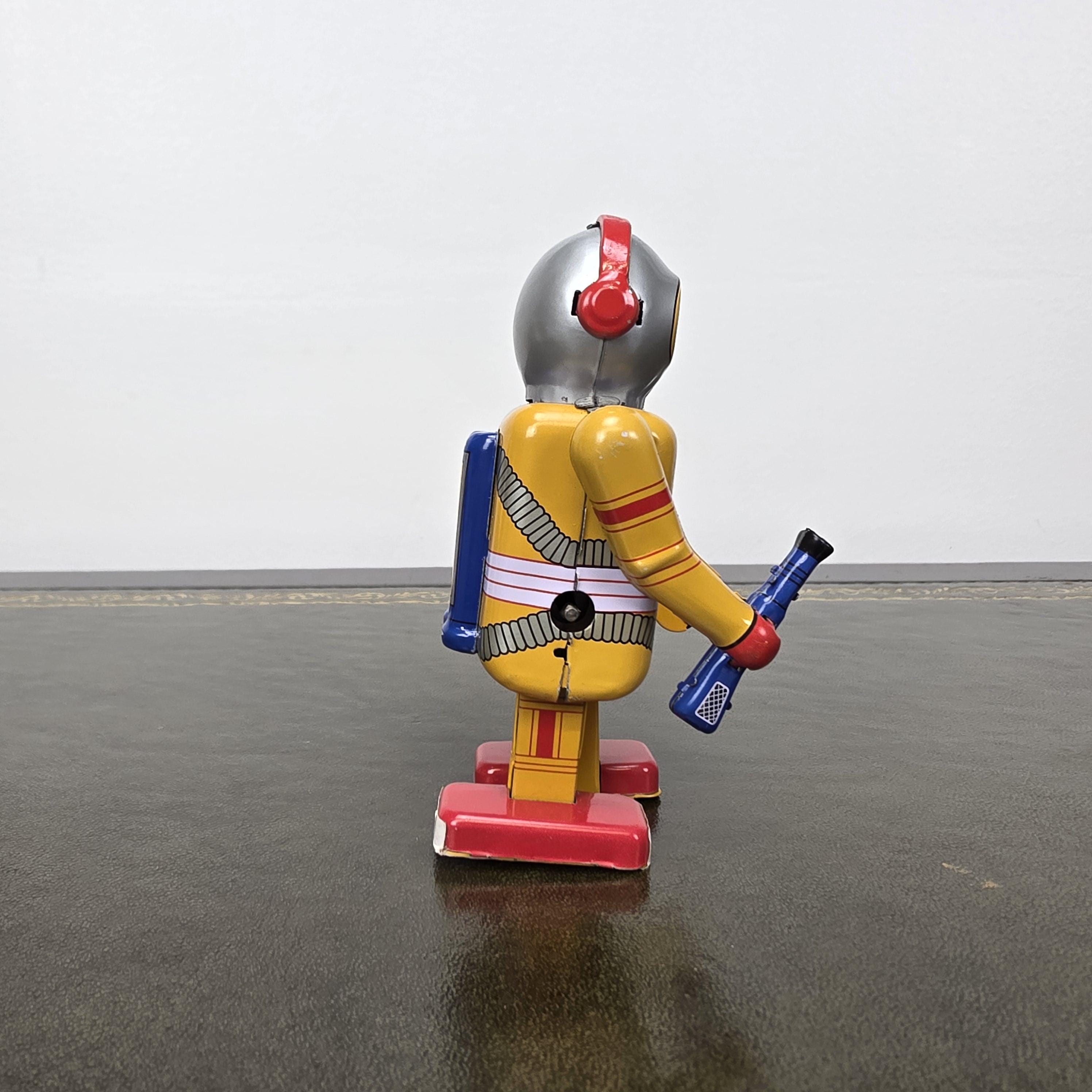 Vintage Wind Up Robot MS297 Yellow Tin Toy | Boxed Collectible Space Figure | 1980s China