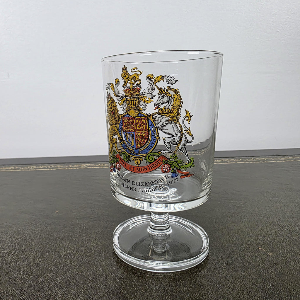 Royal Family Silver Jubilee 1977 France Queen Elizabeth II Coat of Arms 1952–1977