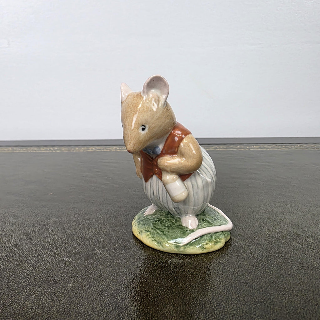 Royal Doulton DBH14 BASIL Brambly Hedge Mouse Figurine 1985 Made in England Bone China