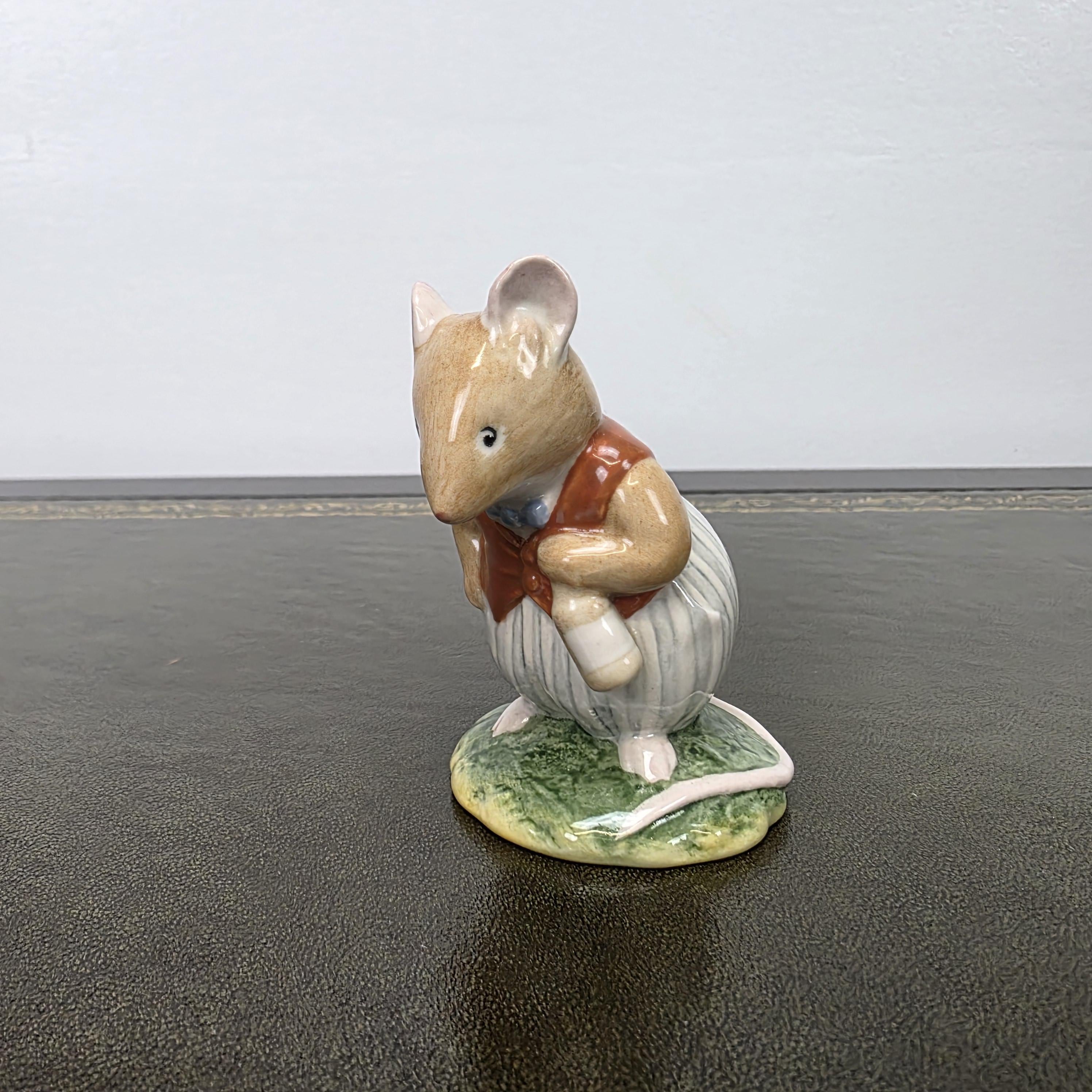 Royal Doulton DBH14 BASIL Brambly Hedge Mouse Figurine 1985 Made in England Bone China